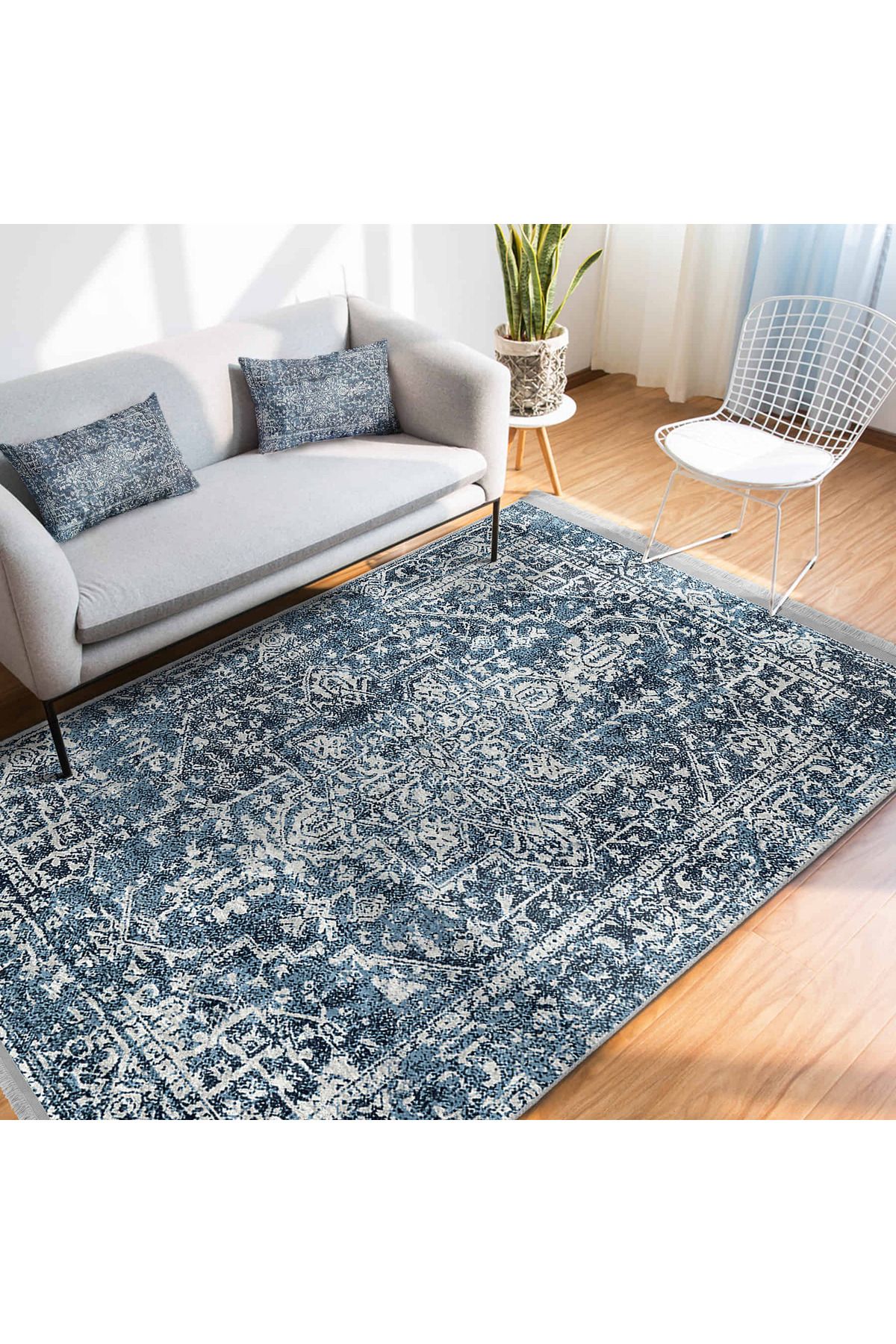 Realhomes Mavi – Beyaz Desenli Vintage Motifli Salon için Yıkanabilir Kaymaz Taban Halı