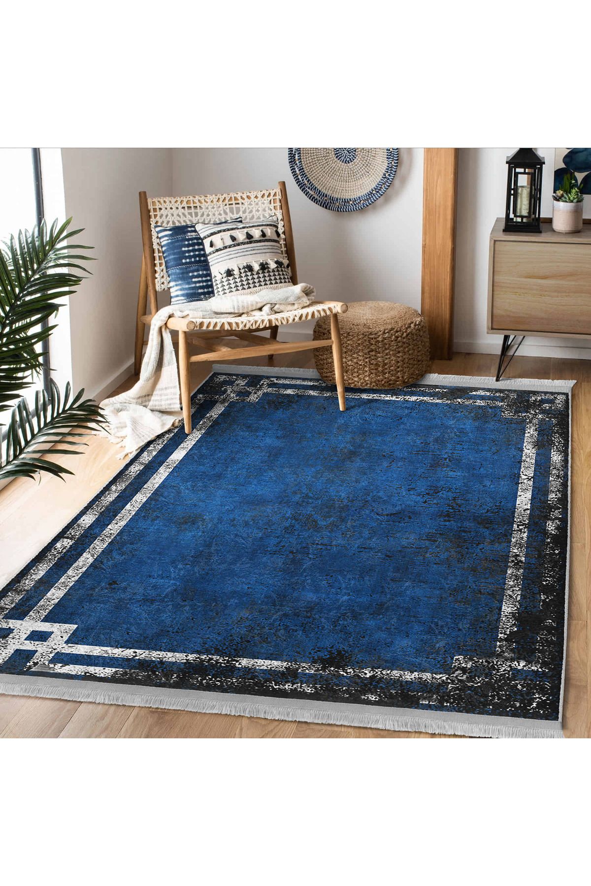 Realhomes Mavi – Beyaz Şeritli Vintage Desenli Salon Halısı | Makinede Yıkanabilir Kaymaz Tabanlı