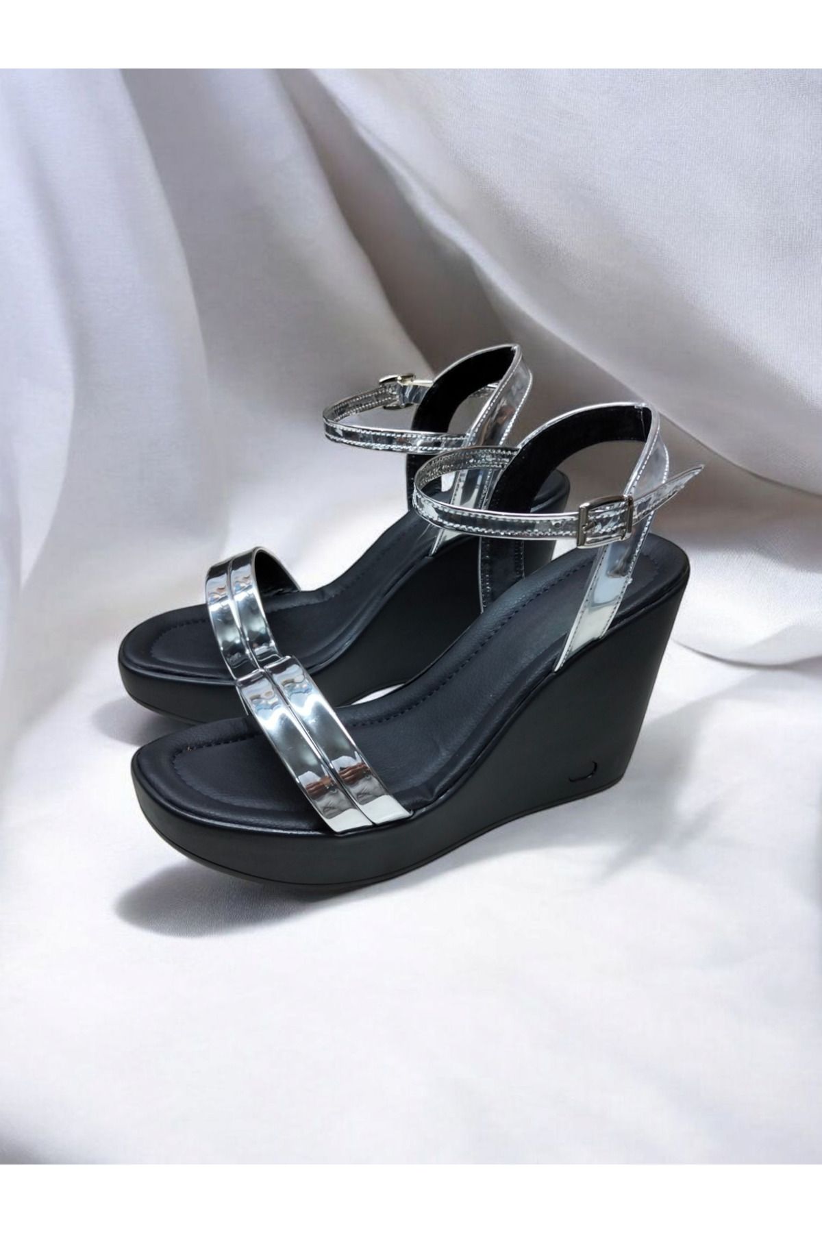 Shoes Gümüş bantlı 11cm dolgu topuk