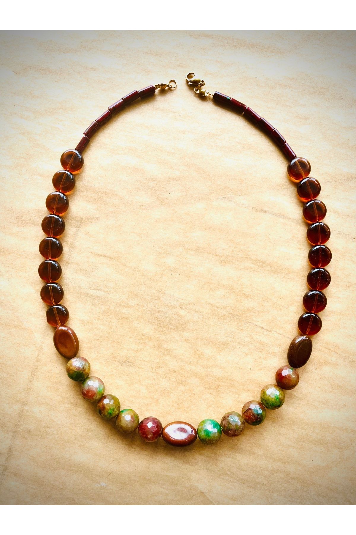 Butik Terre Haki Jade Kolye