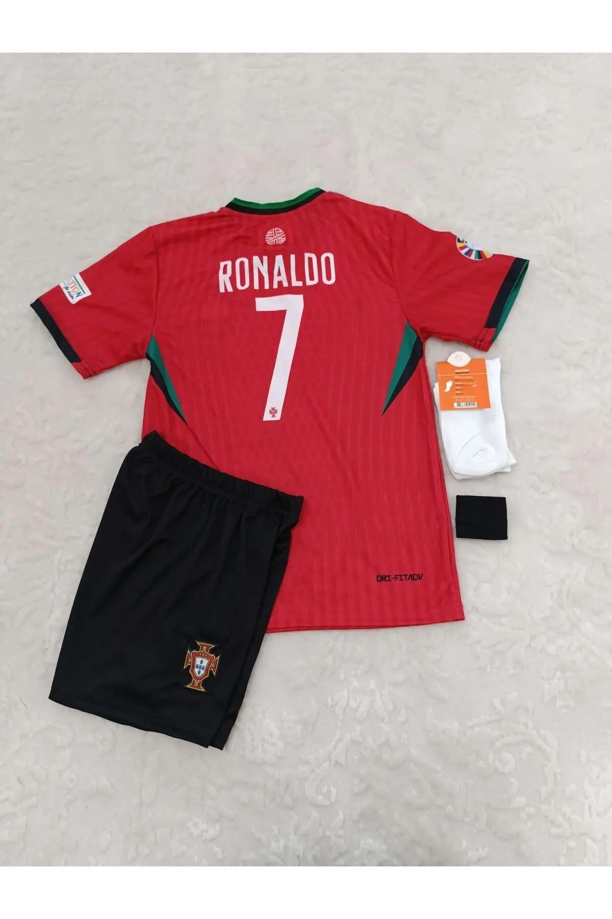 yenteks Milli Takım Ronaldo Portekiz Şampiyonlar Ligi Kırmızı Siyah Çocuk Forması 4 parça
