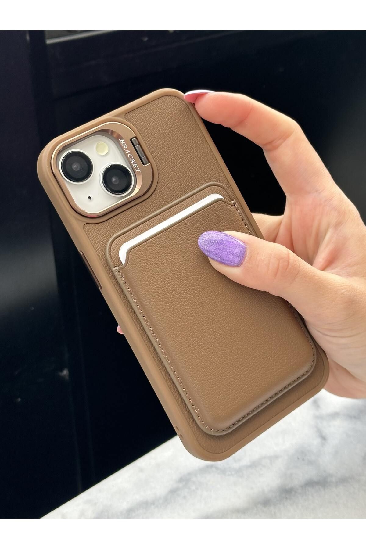 Paladyum Case iPhone 13 Ve 14 Uyumlu Premium Kahverengi Deri Magsafe Cüzdanlı Kartlıklı Kamera Çerçeve Standlı Kıl