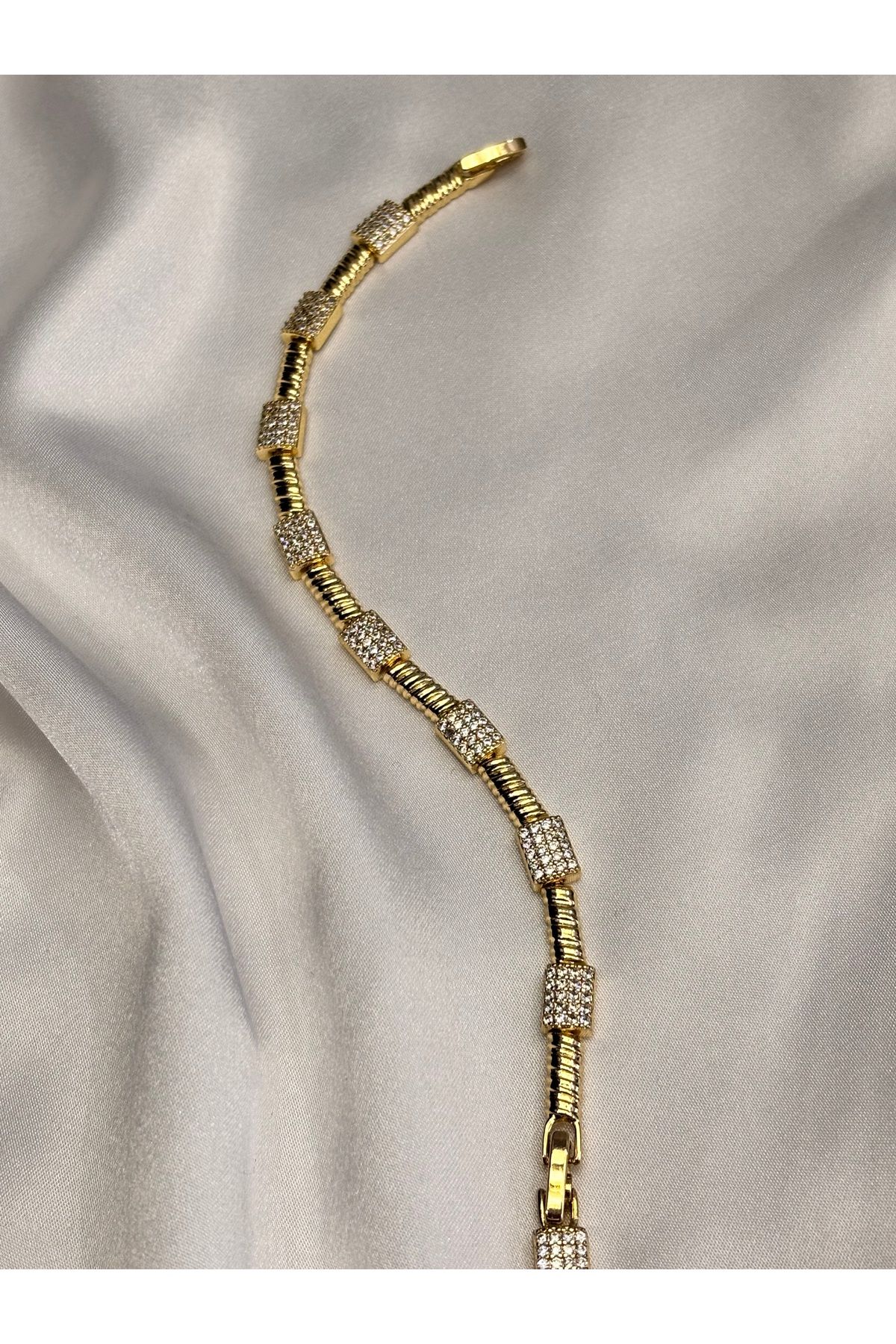 LOVİSA AKSESUAR Baget Zirkon Taşlı Gold Xuping Bileklik