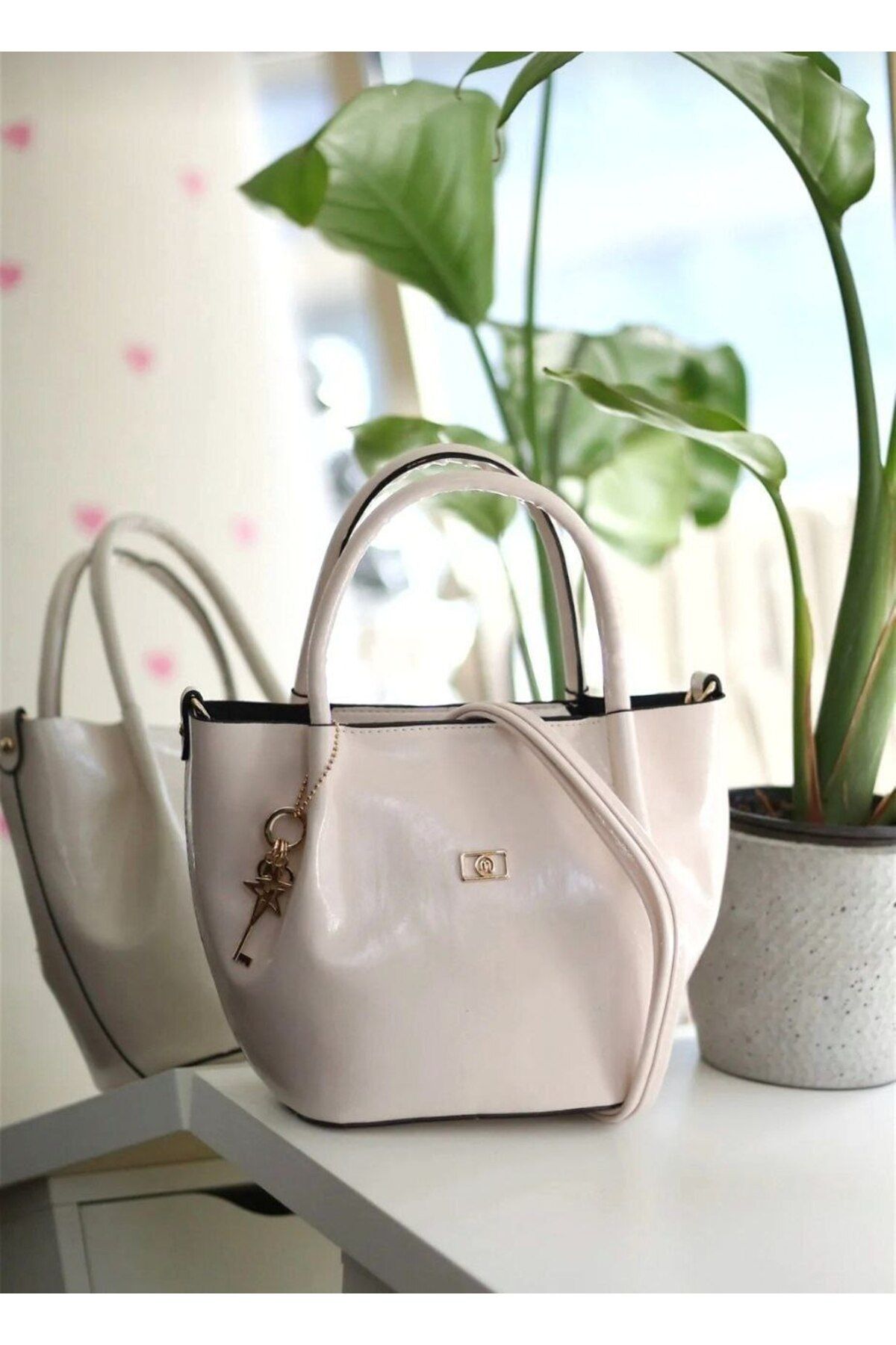bynarincollection günlük geniş model kol çantası