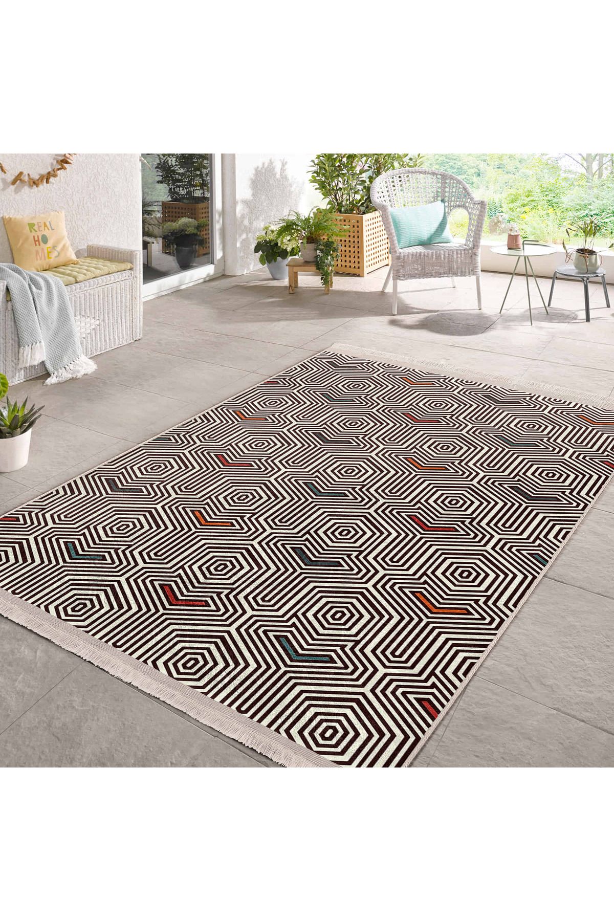 Realhomes Kahverengi-Zemin Üzerinde Geometrik Desenli Modern Yıkanabilir & Kaymaz Tabanlı