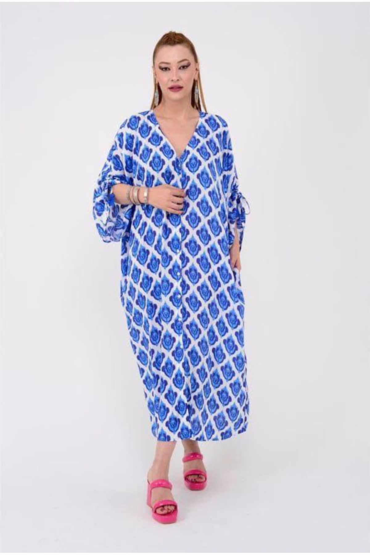 Butik Ayseba Park Moda Kısa Kollu İğne Oyalı V Yaka Düğmeli İtalyan Elbise