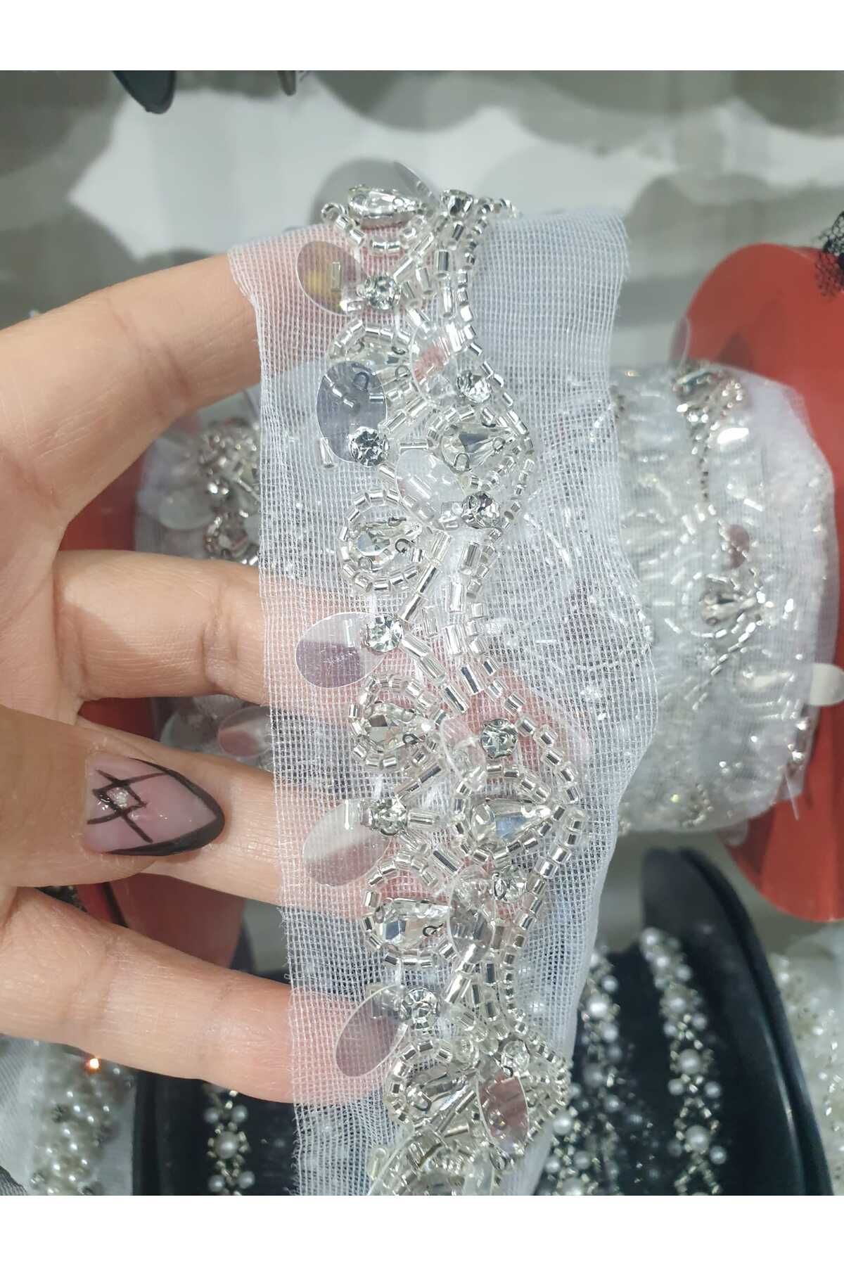 ESRA ŞELEM Beyaz Tül Biyeli Boncuklu Dekoratif Şerit Aplike Dikiş Aksesuarı