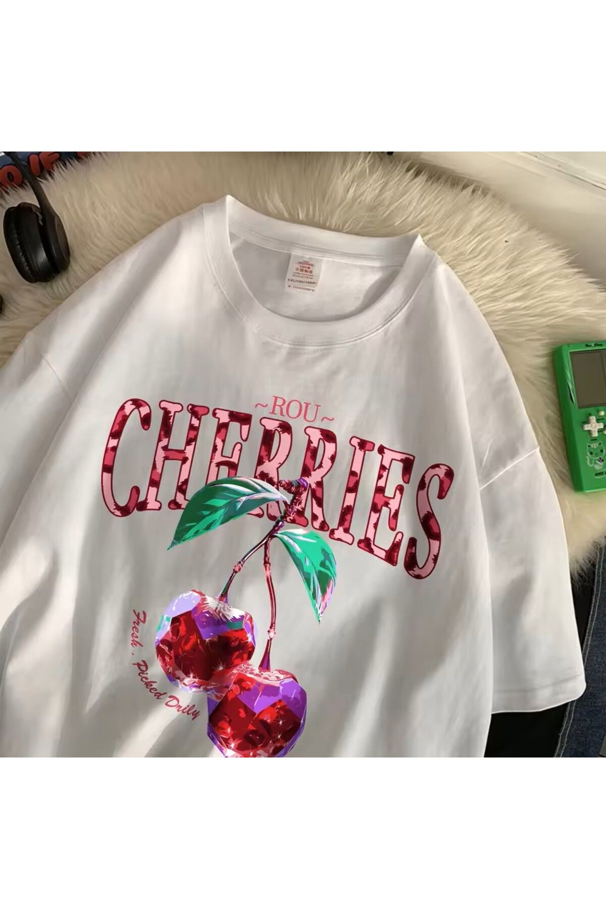 LEIVOR Rou Cherries Pembe Leopar & Kristal Özel Tasarım Baskılı Kadın T-shirt