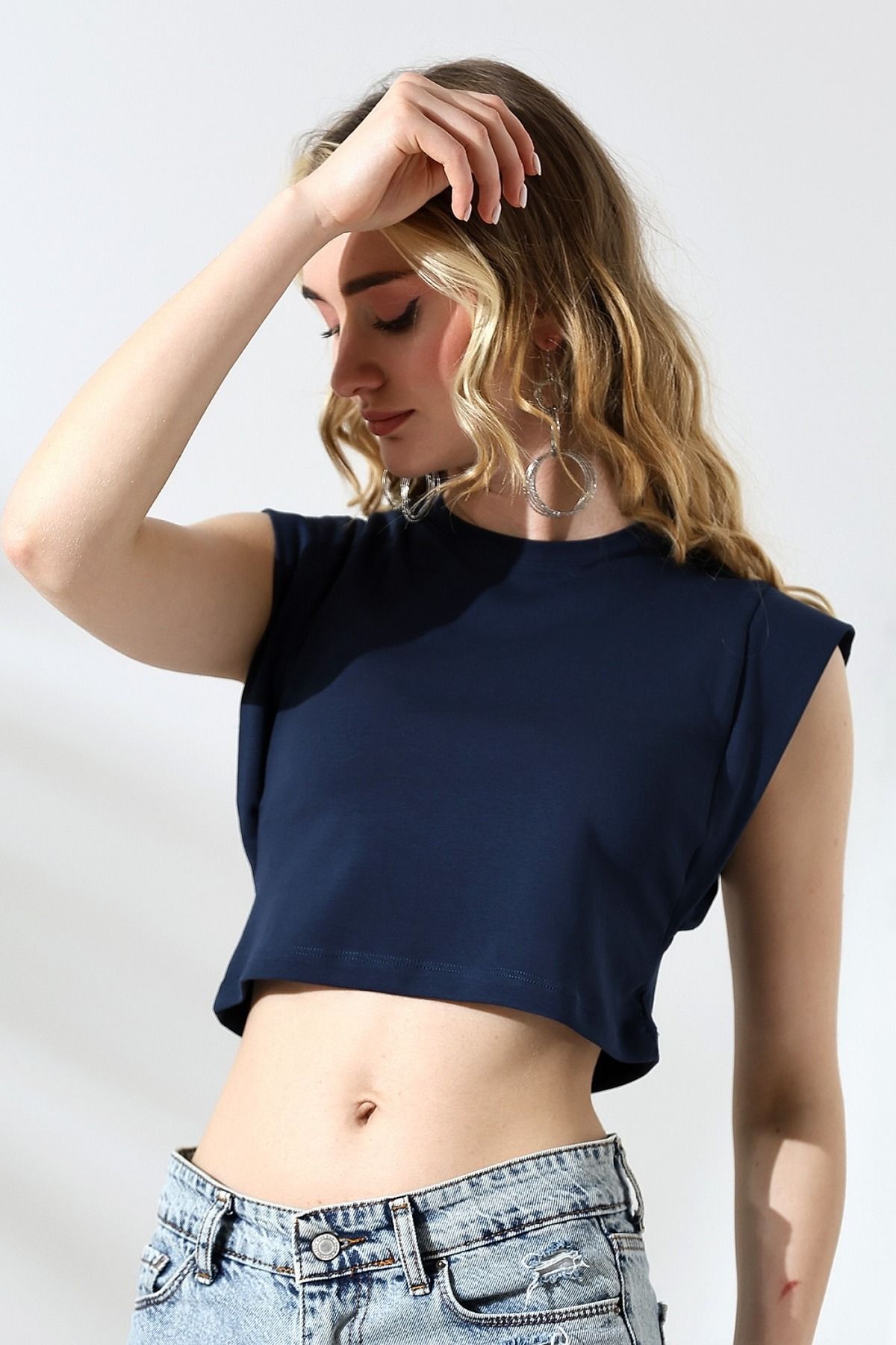 Enter Kolsuz Dik Omuz Kol Evi İç Kapak Penye Ribana Crop T-Shirt