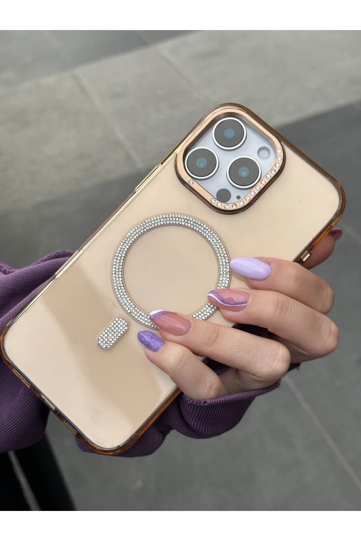 Paladyum Case iPhone 15 Pro Max Uyumlu Sararmaz Sert Mika MagSafe Pırlanta Taşlı Şeffaf Gold Kılıf