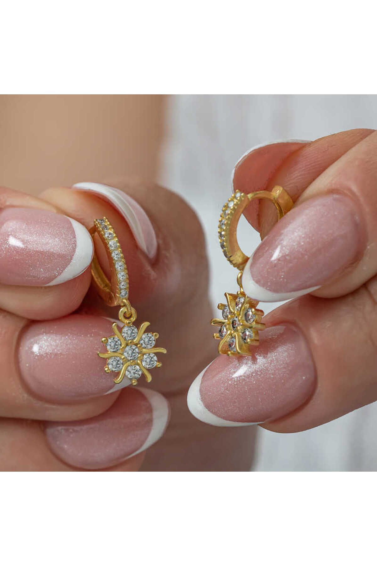 Huramarketing Gümüş Gold Sallantılı Güneş Kadın Küpe