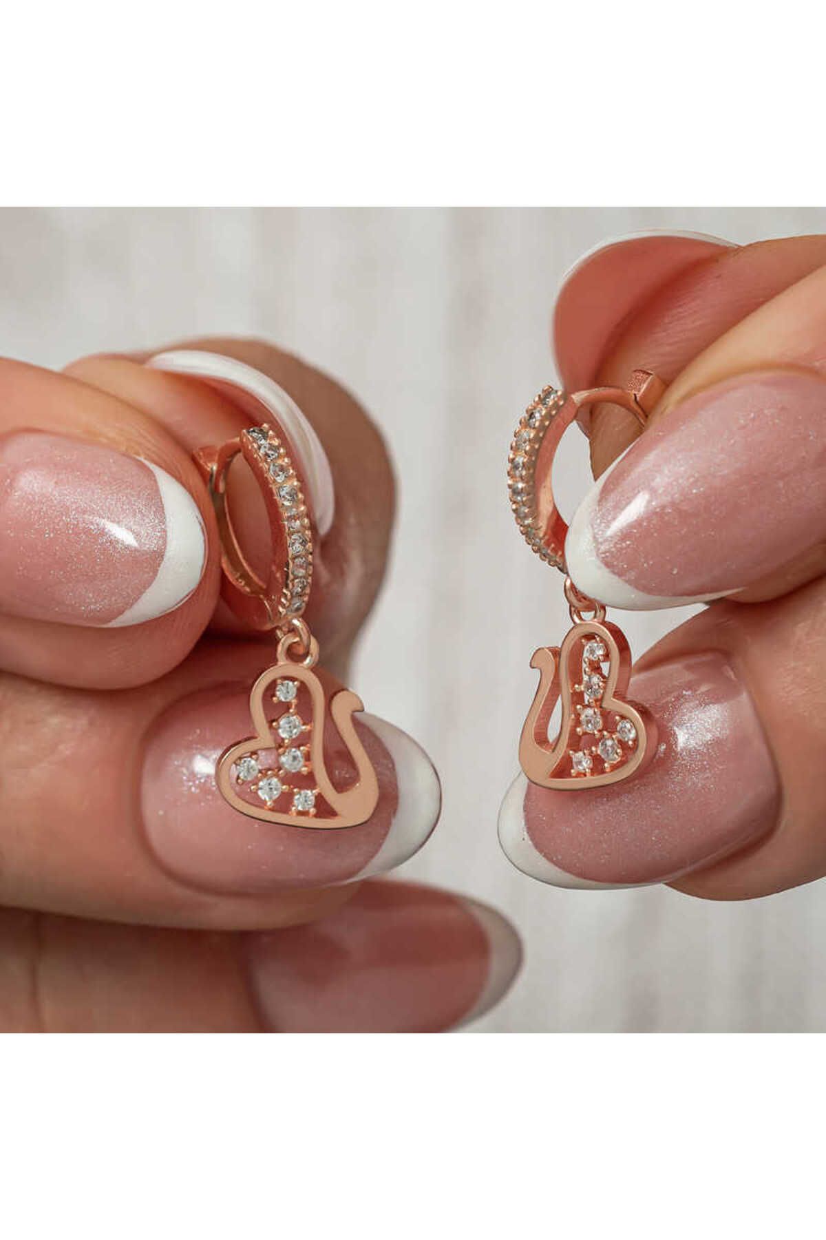 Huramarketing Gümüş Sallantılı Rose Kuğu Kadın Küpe