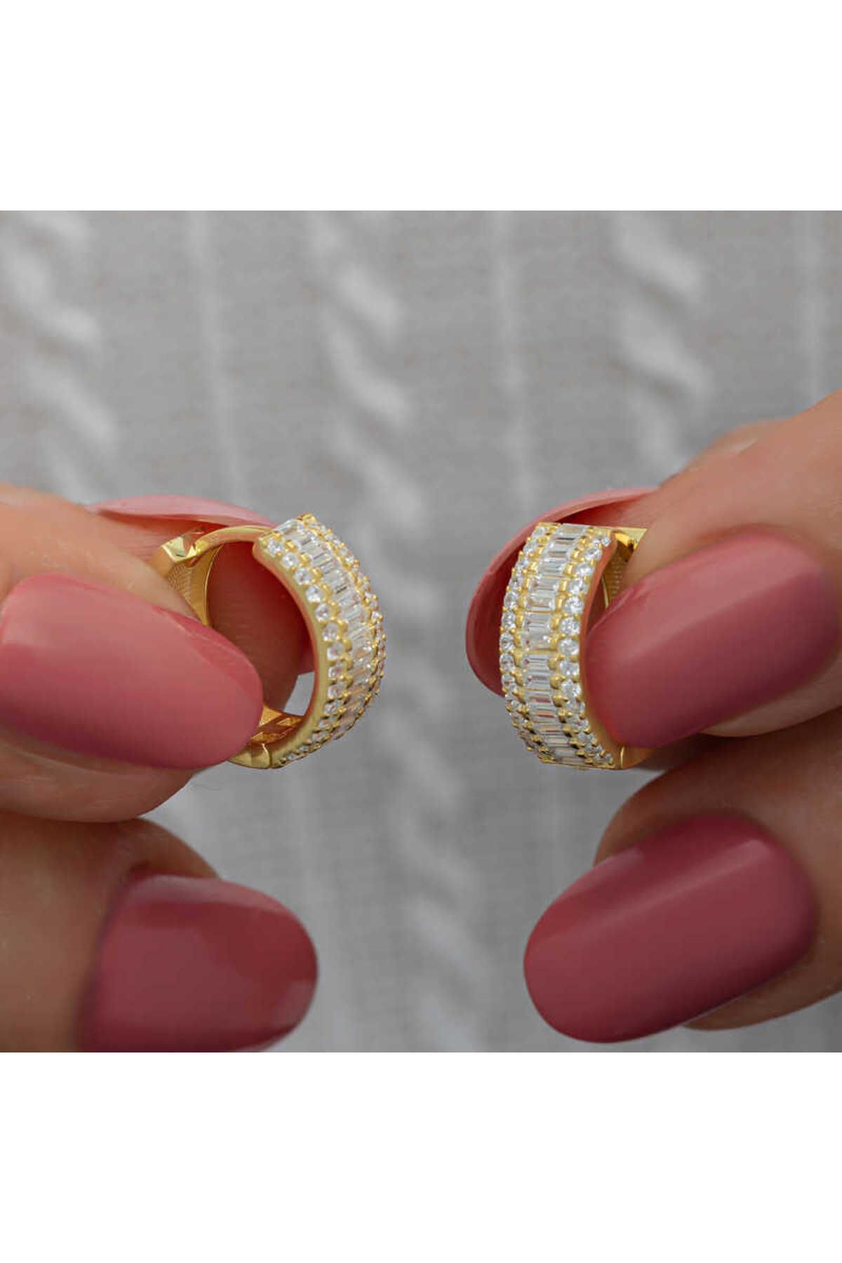 Huramarketing Gümüş Gold Baget Sıra Taşlı Halka Küpe