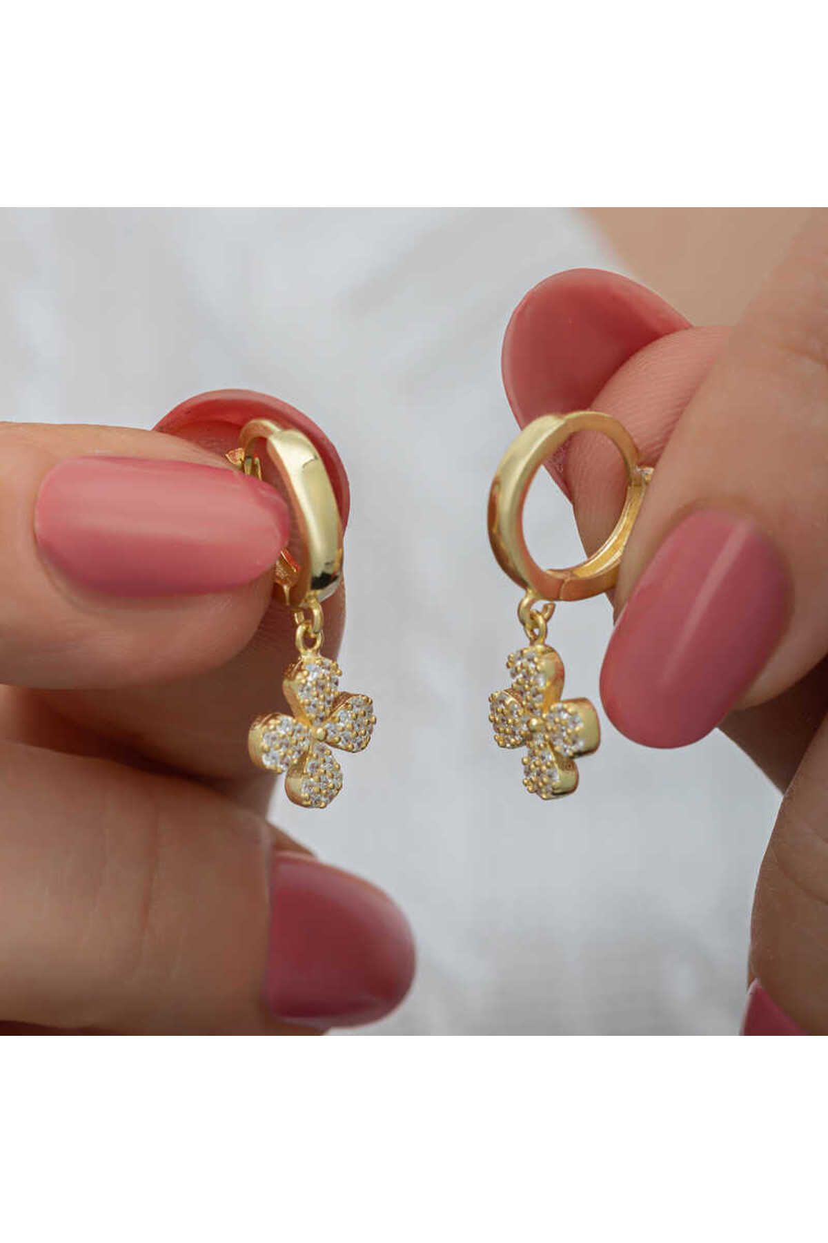 Huramarketing Gümüş Gold Sallantılı Yonca Kadın Küpe