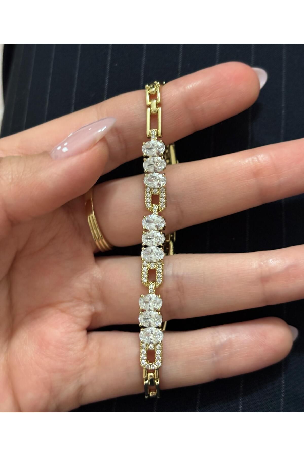 Akiha Aksesuar 3 TAŞ ATAÇ MODEL MARKA MUADİL XUPİNG DAMGALI GOLD BİLEKLİK