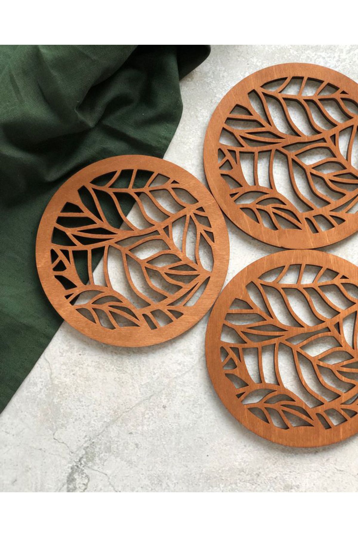Step and Maker Ahşap Yuvarlak Yaprak İşlemeli Bardak Altlığı, Nihale (6 Adet)