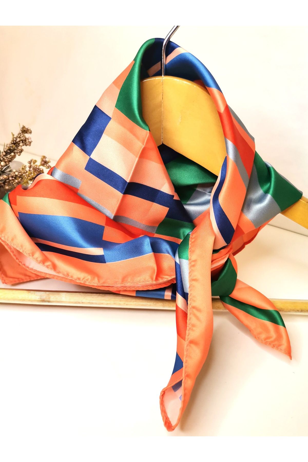 Saiph Yeşil Çiçekli Fular, Bandana,Çanta, Bilek ve Saç Aksesuarı