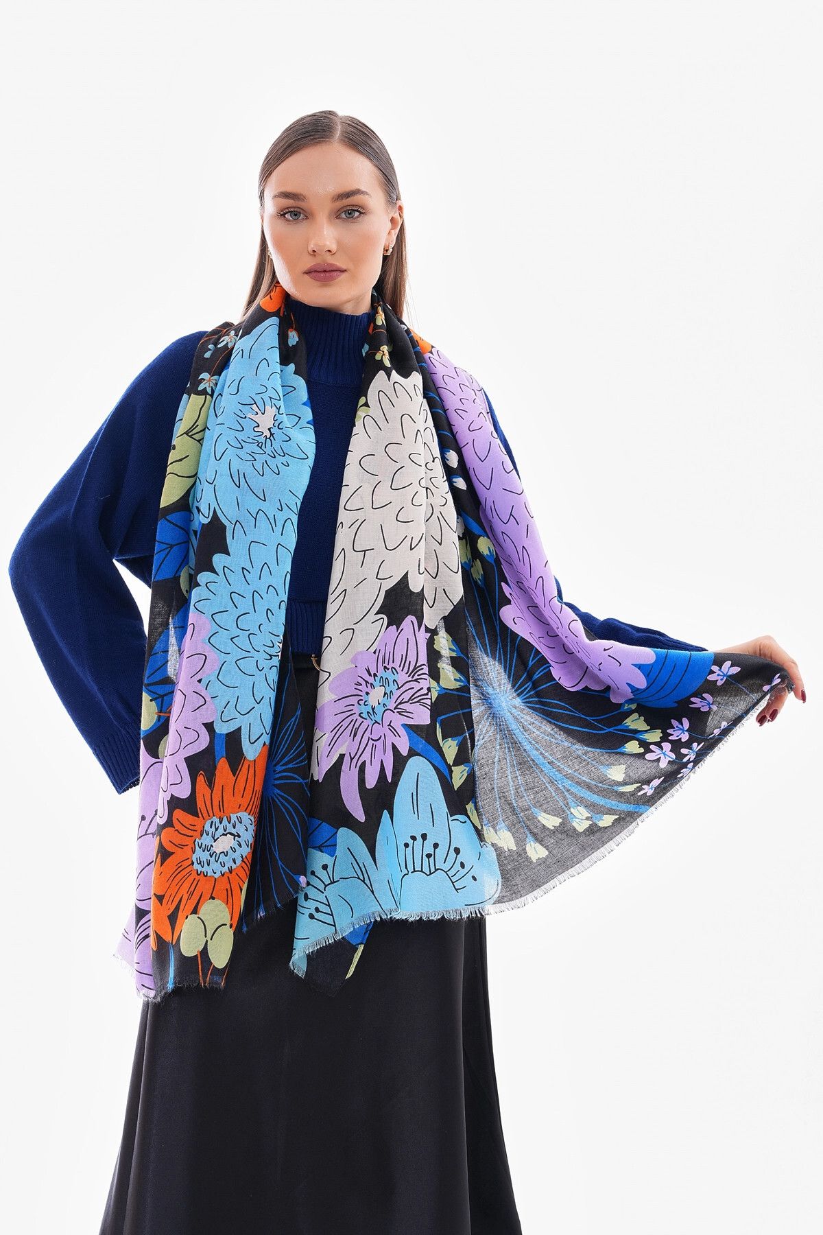bacc Siyah Çiçek Desenli Şal BCNSV-2515219