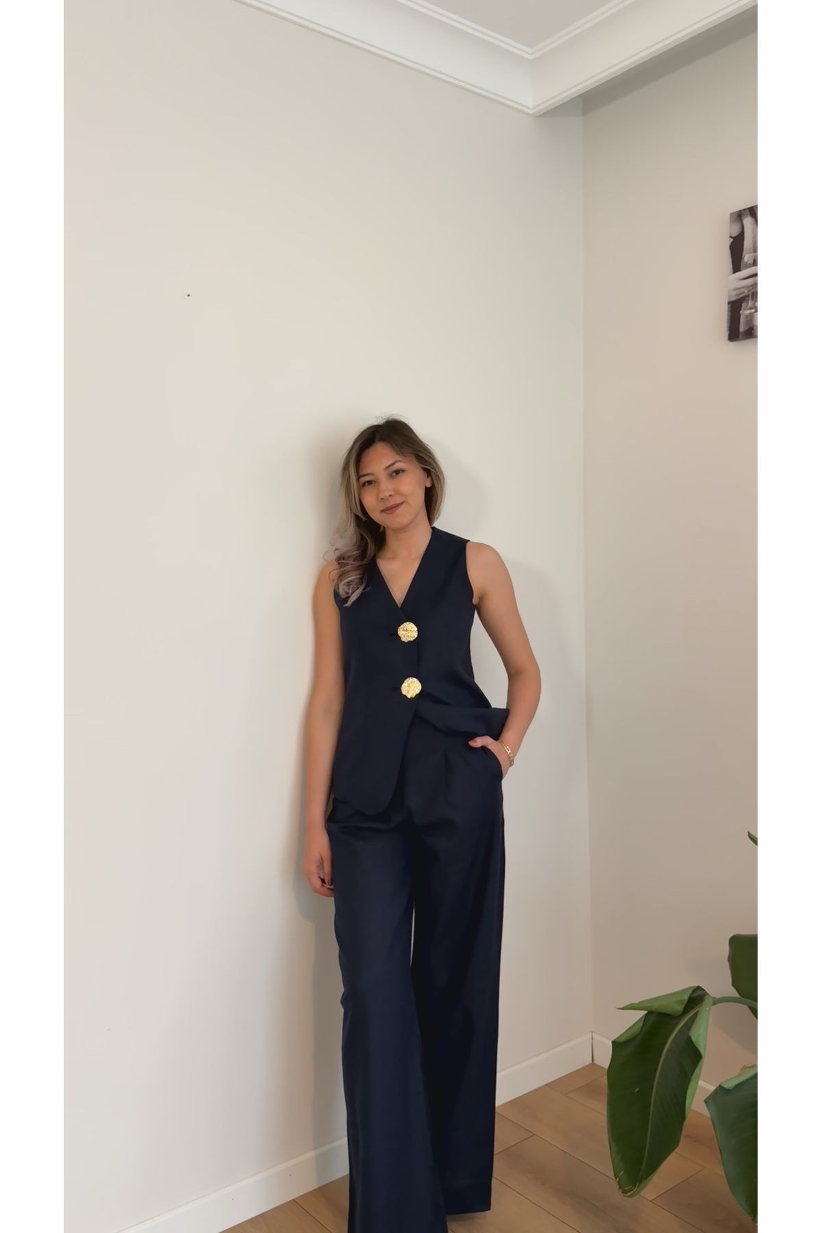 TUSİVA STORE GOLD DÜĞMELİ KETEN YELEKLİ TAKIM