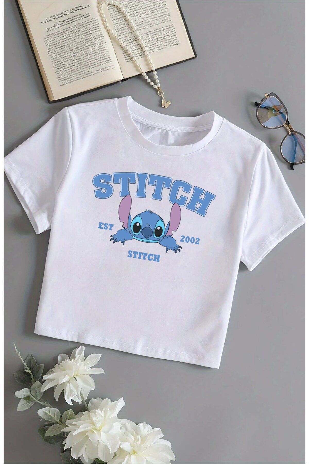 Fuddy Moda Stich Est 2002 Yazılı Crop Top, Kadın Çizgi Film Temalı Crop Bluz
