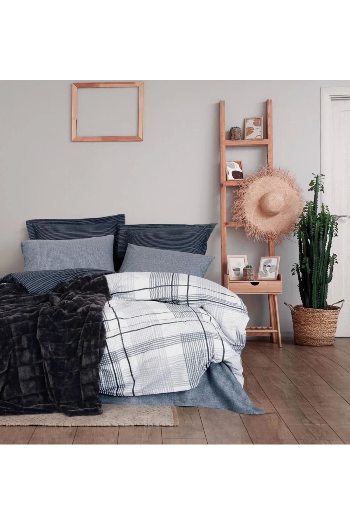ÖYKÜ VE YİĞİT Cotton Box Trim Çift Kişilik Battaniyeli Nevresim Takımı Smooth Siyah