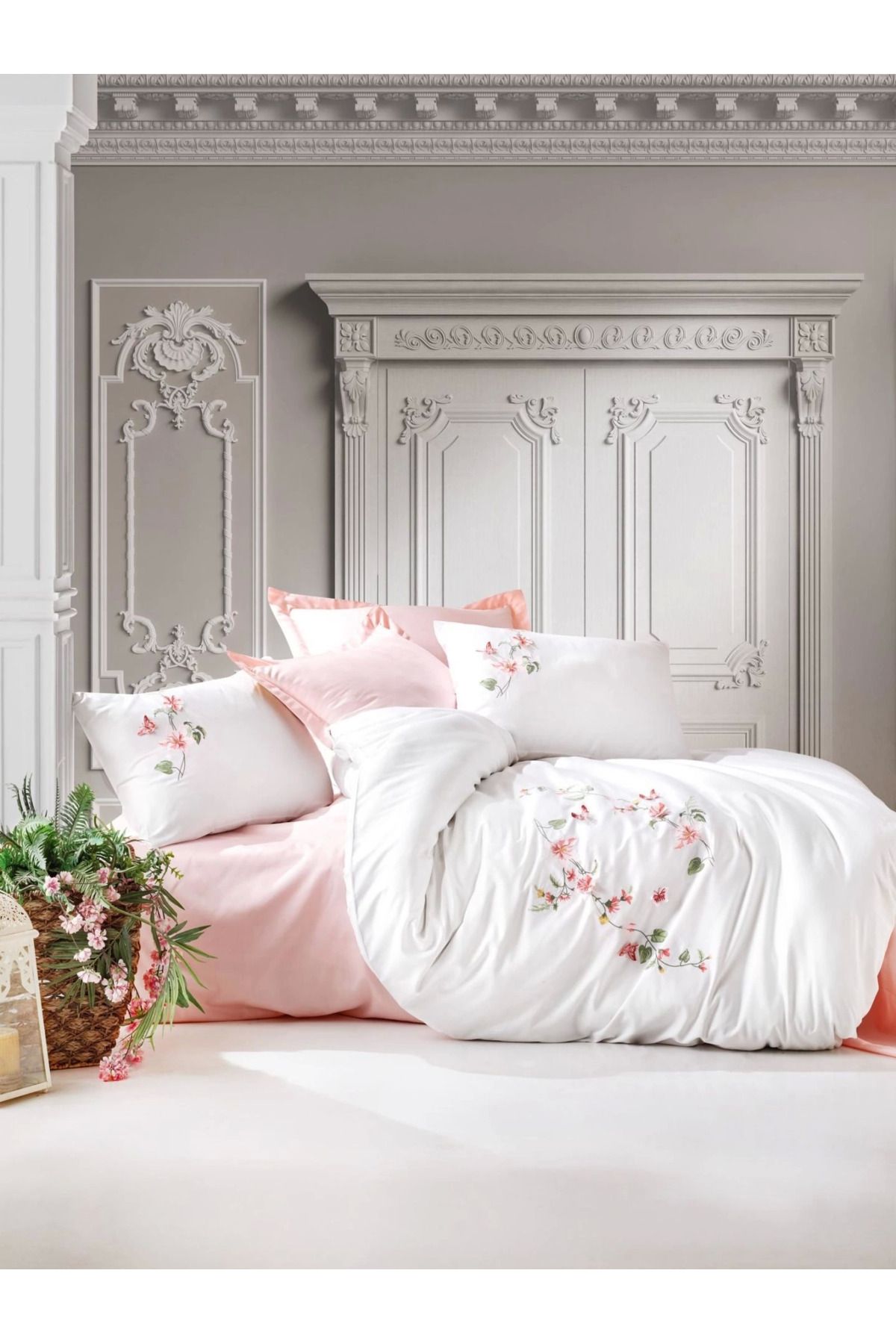 ÖYKÜ VE YİĞİT Cotton Box 3D Nakışlı Çift Kişilik Saten Nevresim Takımı Luna Pudra