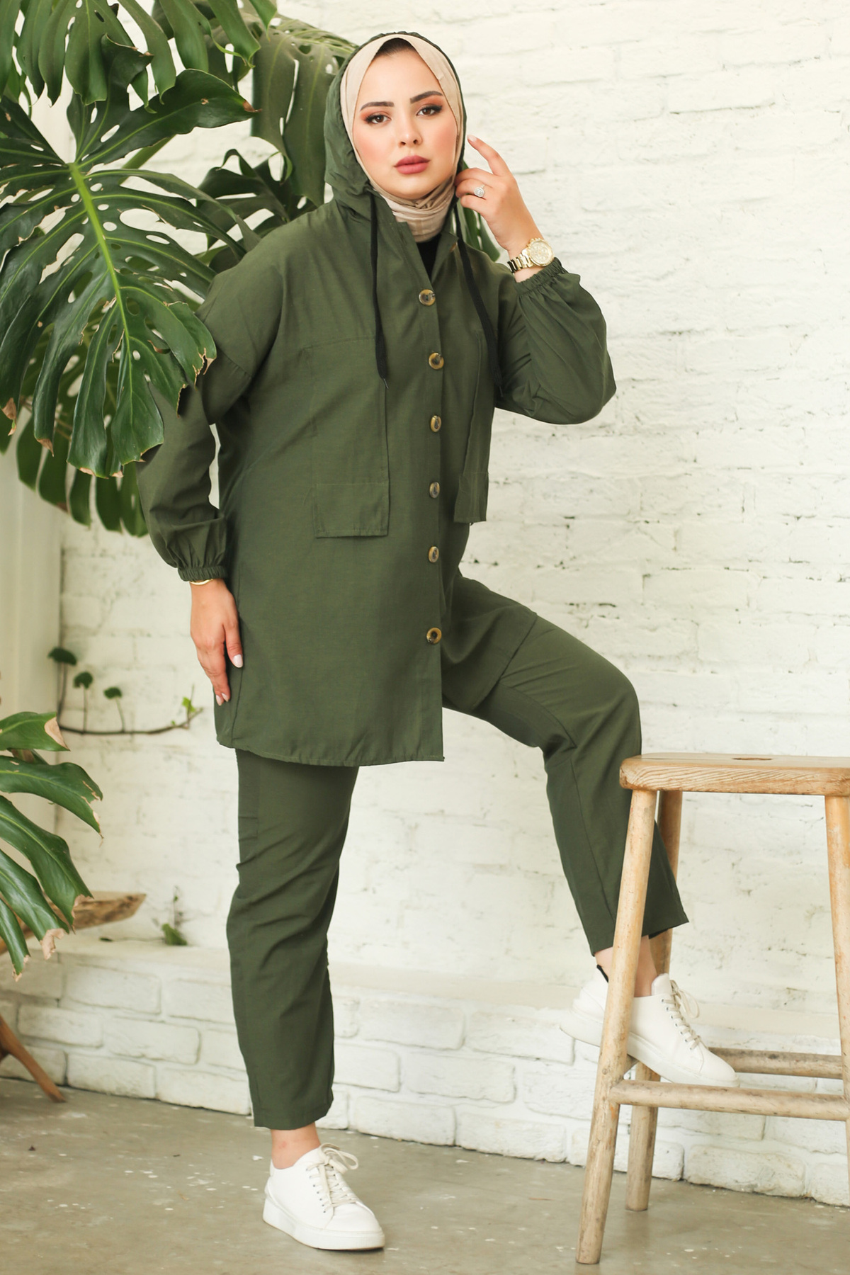 complete the look image