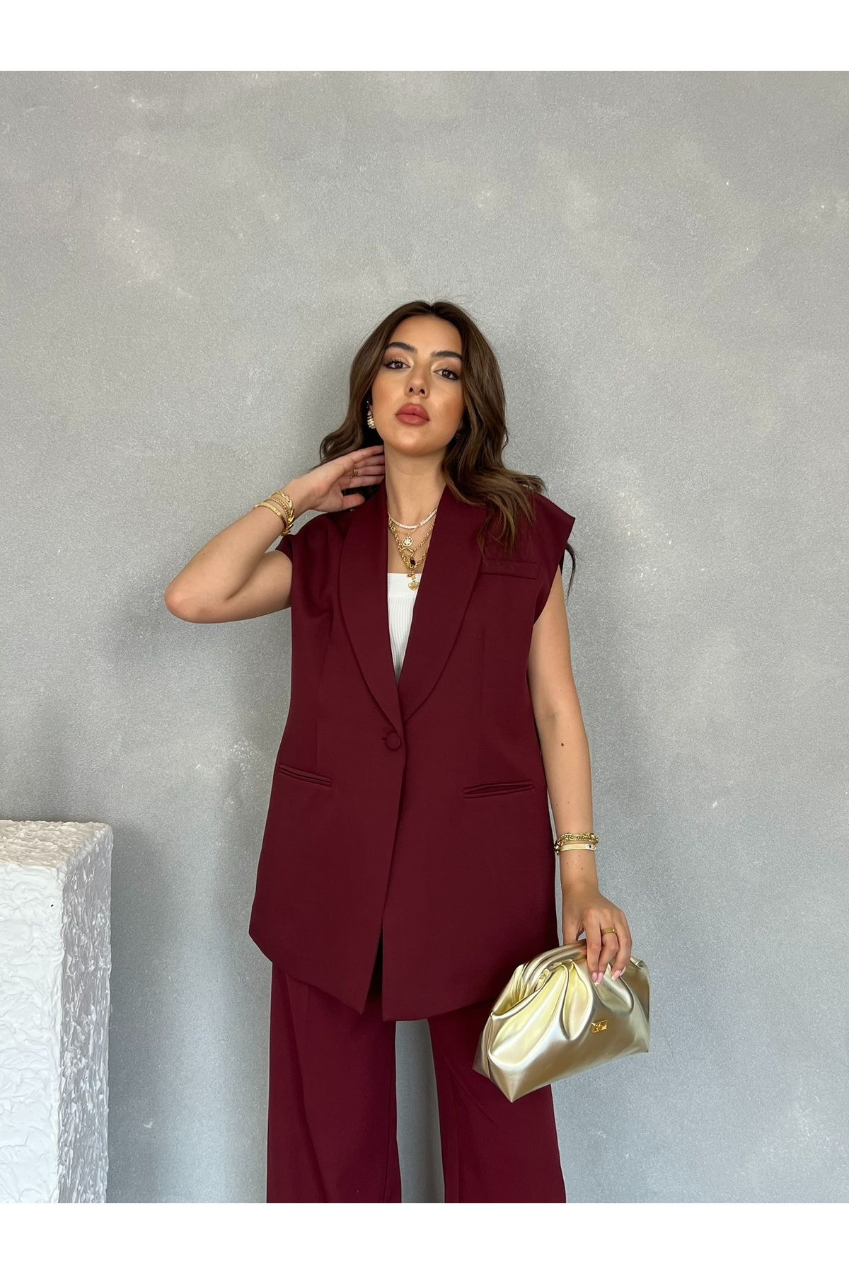 Nesil Düşük Omuz Oversize Vatkalı Kolsuz Astarlı Kadın Yelek