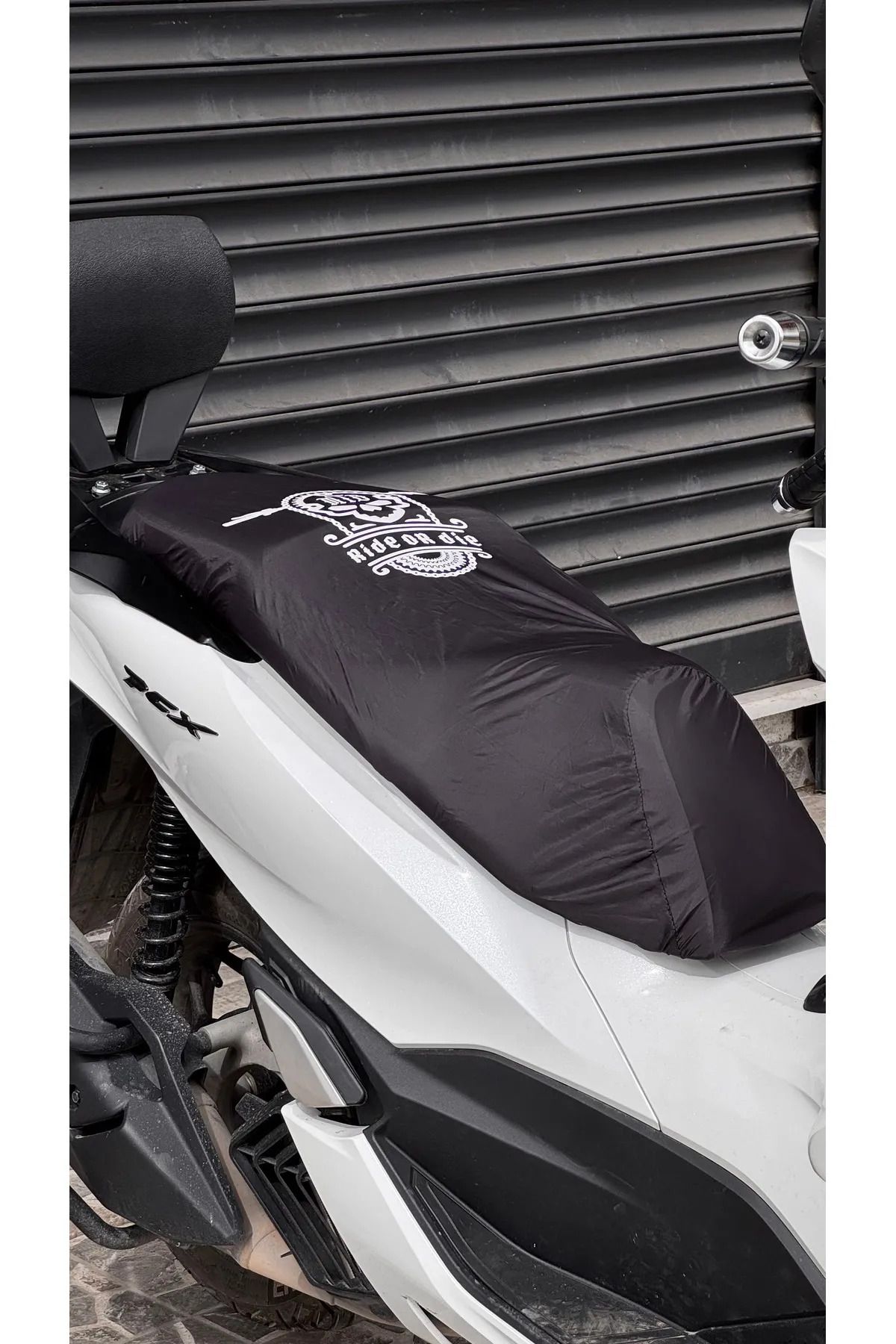 Motobros Kuba Space 50cc Sele Kılıfı Kuru Kafa Desenli Su Geçirmez Kumaş