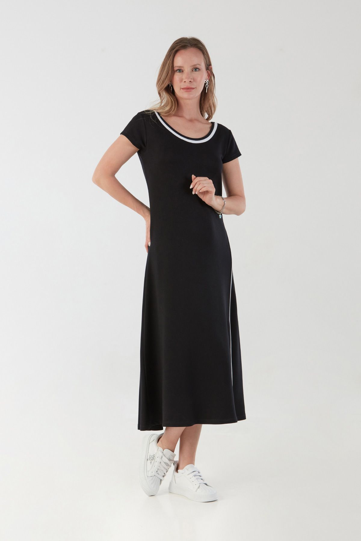 Basic Oversize Yırtmaçlı Biyeli Penye Elbise