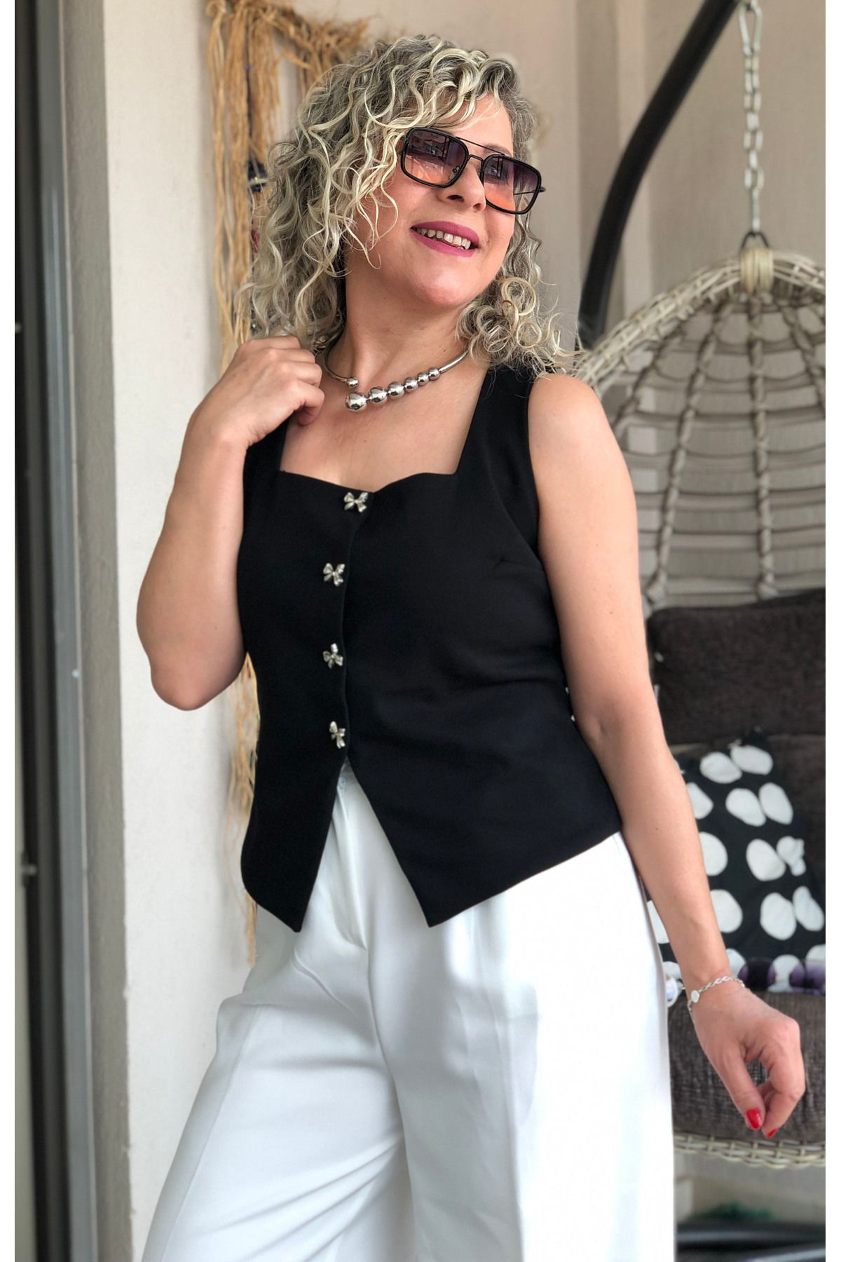 Dila Butik Kare Yaka Astarlı Yelek