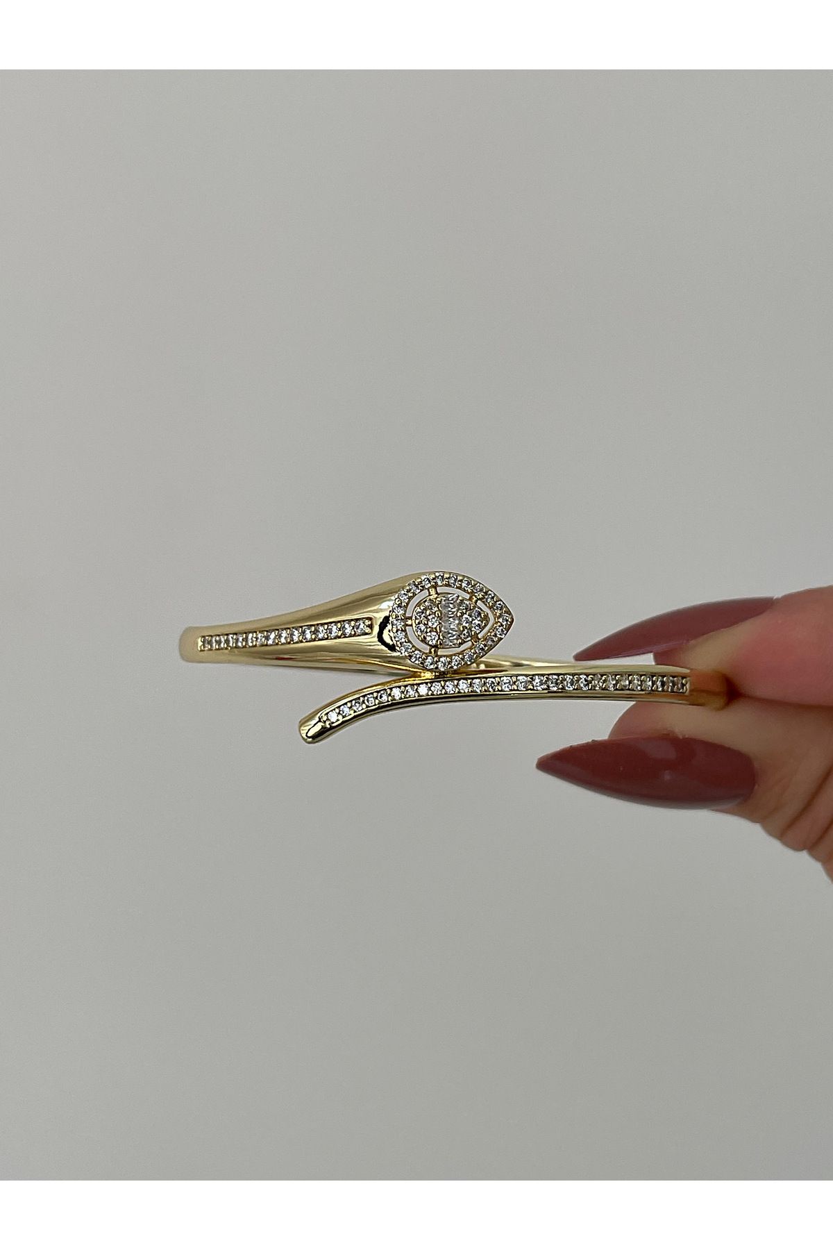 JELLY Kadın Xuping Çelik 14k Altın Renkli Zirkon Taşlı Yılan Model Tasarım Modern Kelepçe Bileklik