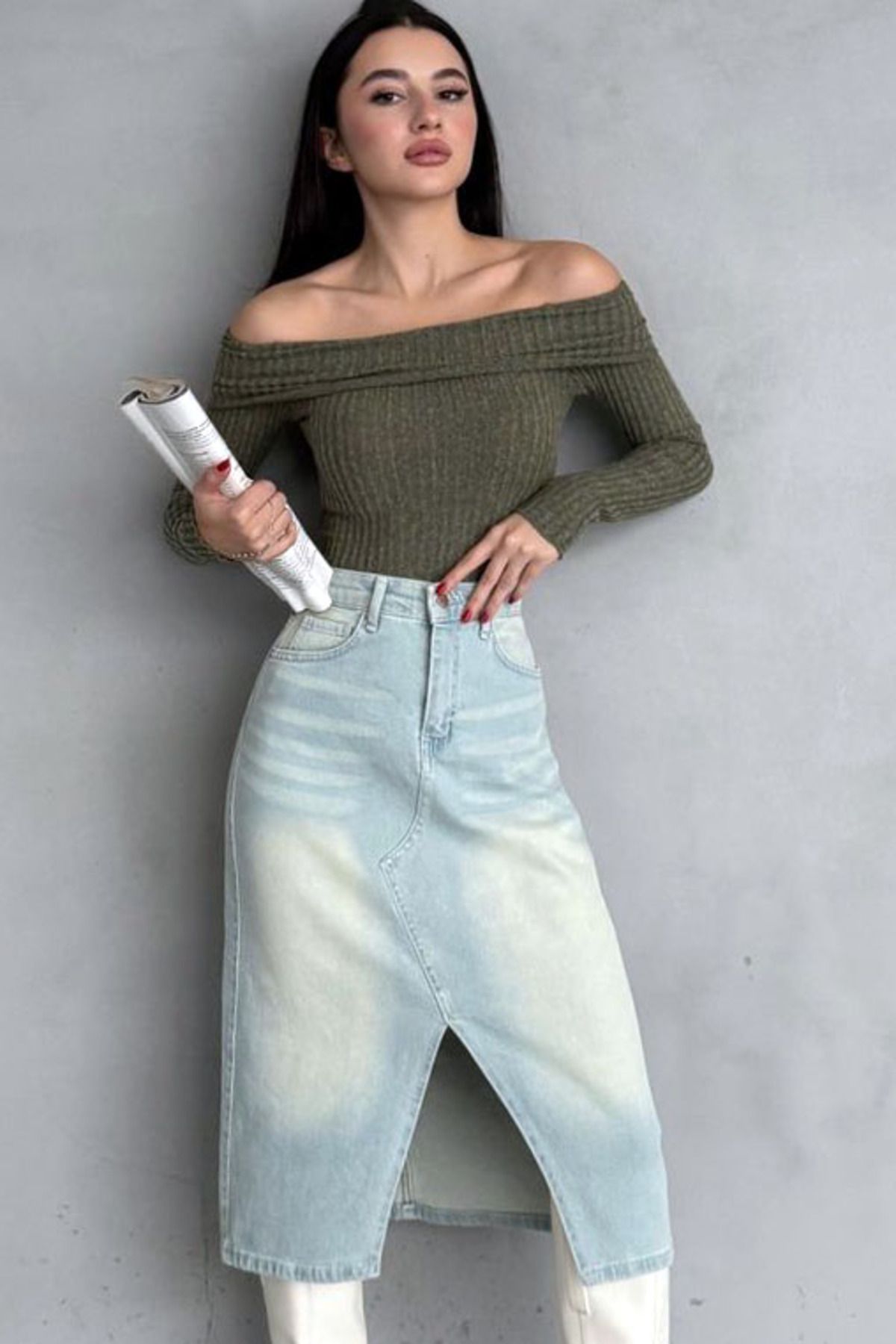 Naliru Yüksek Bel 5 Cepli Fermuar Kapamalı Eskitmeli Yıkamalı Soluk Efektli Uzun Boy Yırtmaçlı Denim Etek