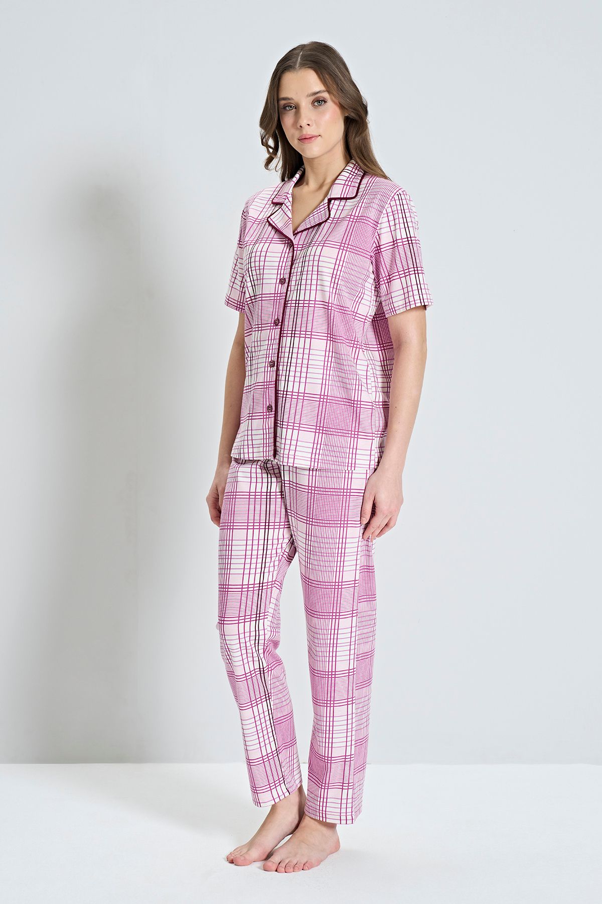 Pijadore Kadın Kısa Kollu Önden Düğmeli Yakalı Çizgi Detaylı Pijama Takımı