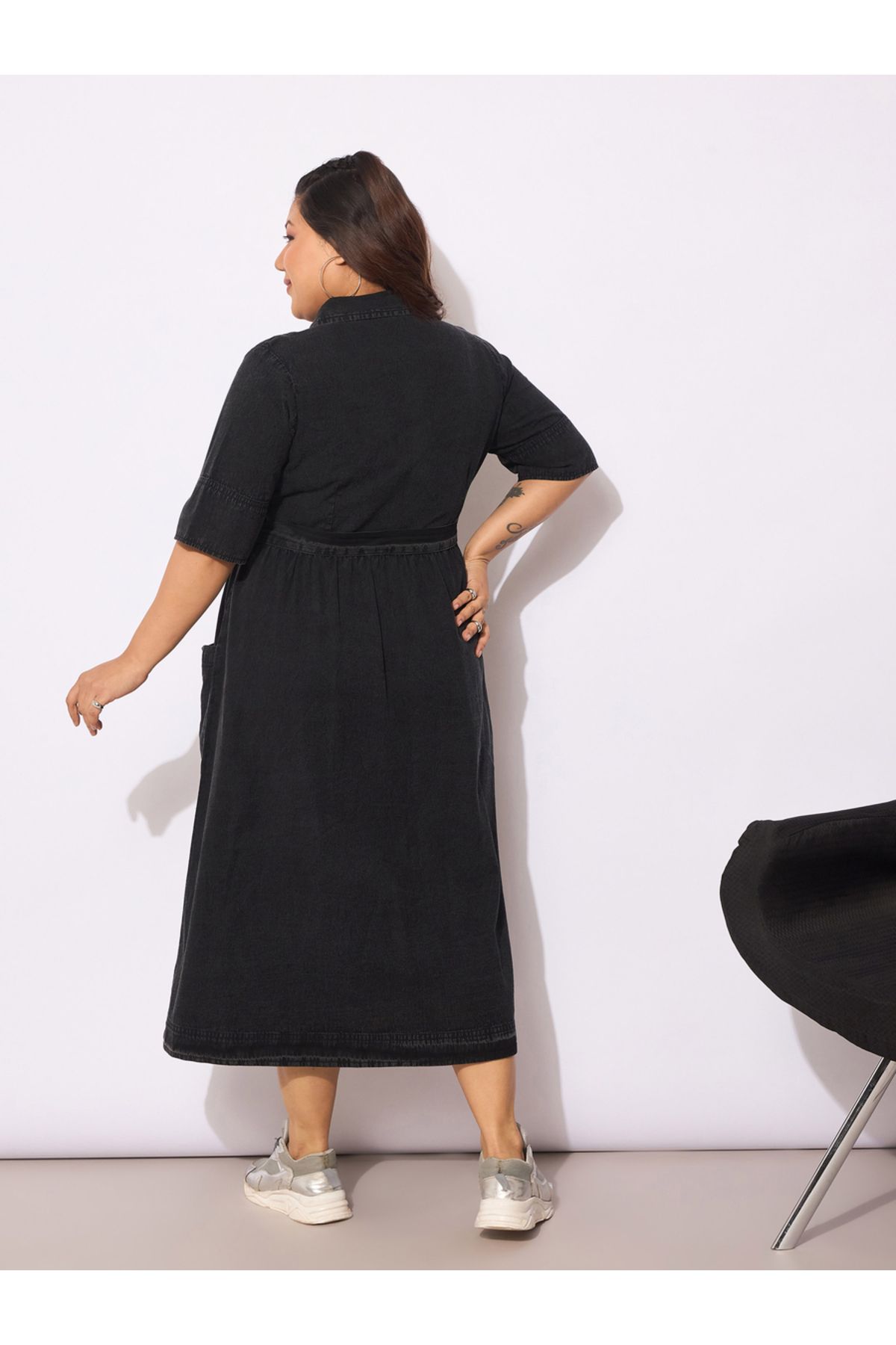 Sassafras By Styli-Plus Size Collared Buttoned Midi Dress with Belt 5