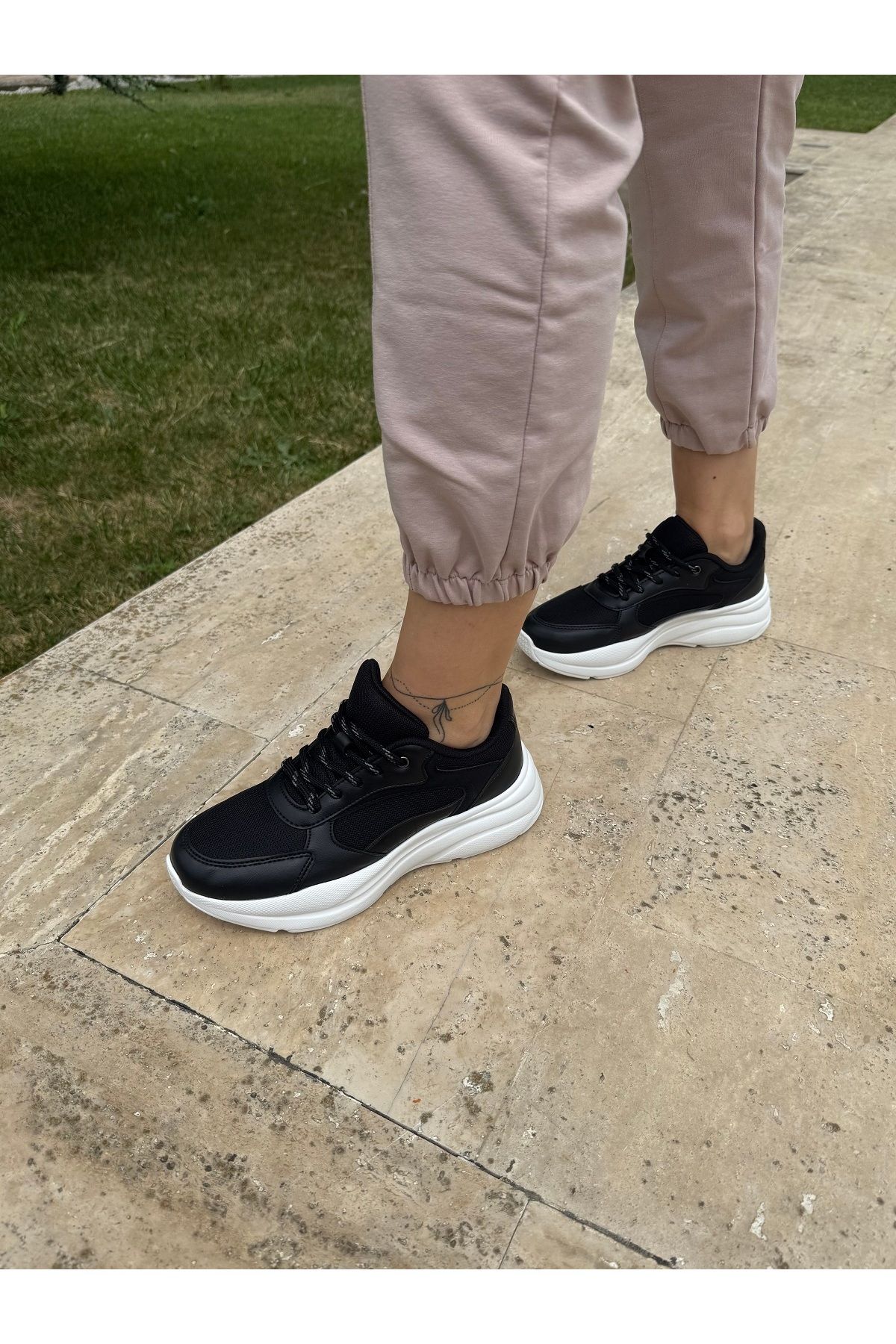 BURCU COLLECTİON Mila Nefes Alabilir Bağcıklı Sneaker Siyah Spor Ayakkabı