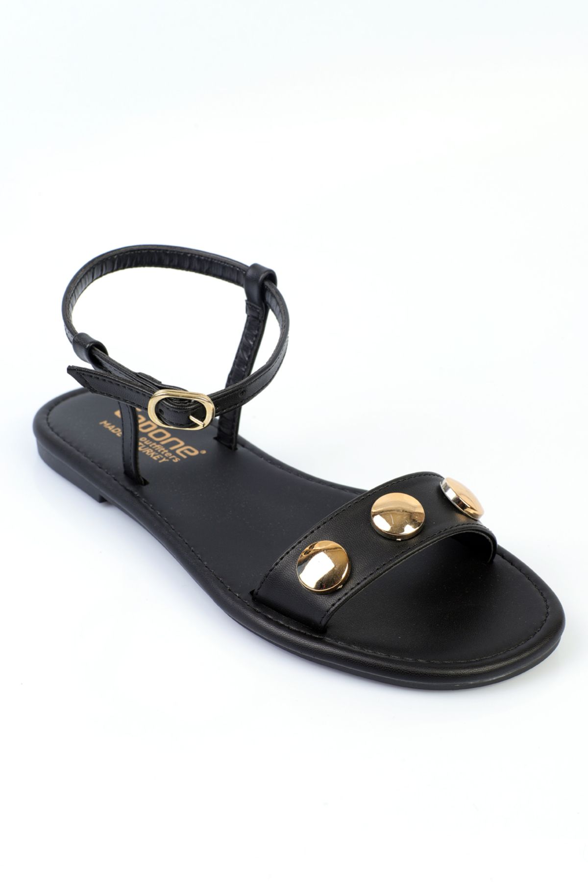 Capone Outfitters Celina Tek Bantlı Metal Aksesuarlı Bilekten Bantlı Düz Topuklu Yuvarlak Burunlu Kadın Sandalet
