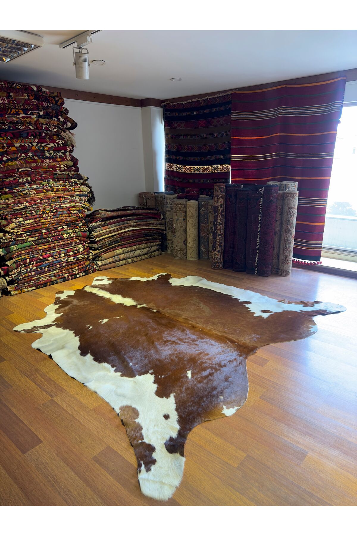 DOGANLAR ANTIQ GERÇEK DERİ NATUREL DANA DERİSİ 169 KAHVE 250X250 POST HALI