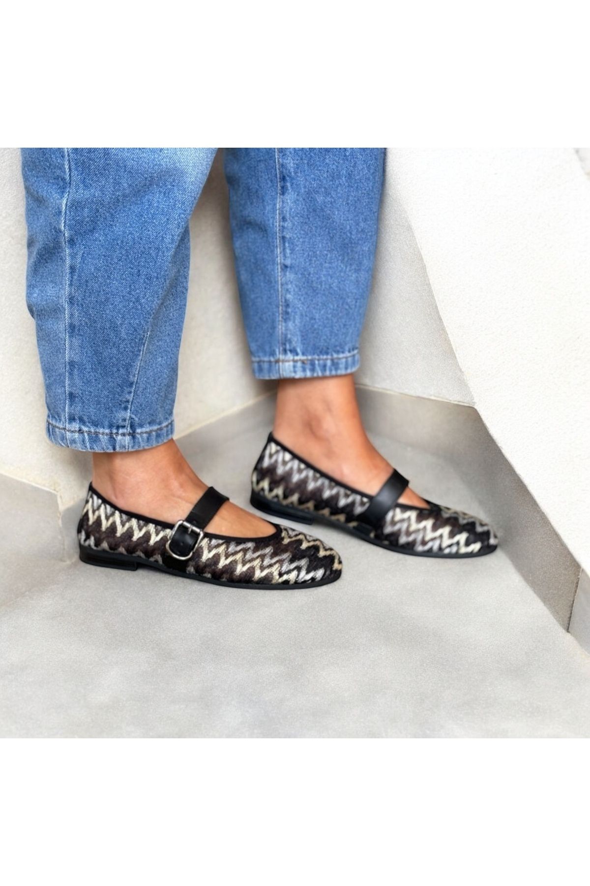 NEVE SHOES Siyah File Nakışlı Tek Bantlı Kadın Günlük Babet