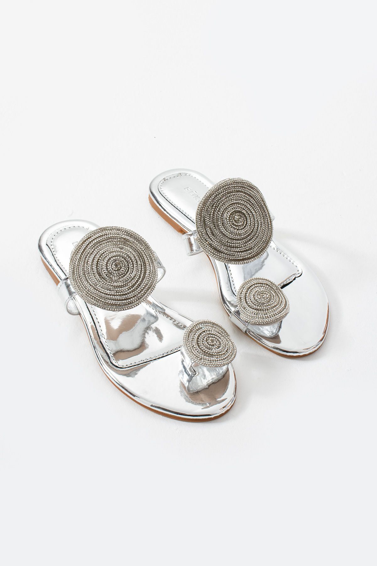 Gökçe Shoes Necha Gümüş Rugan Sonsuz Toka Detay Kadın Parmak Arası Terlik