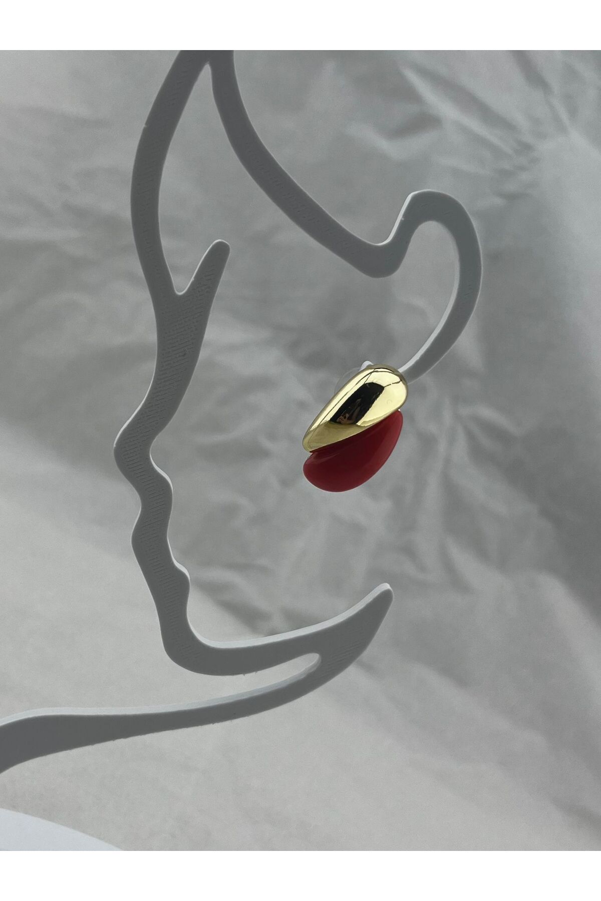 Venom Boutique Bijouterie Accessory Nar Çiçeği Mine Detaylı Gold Renk Damla Küpe