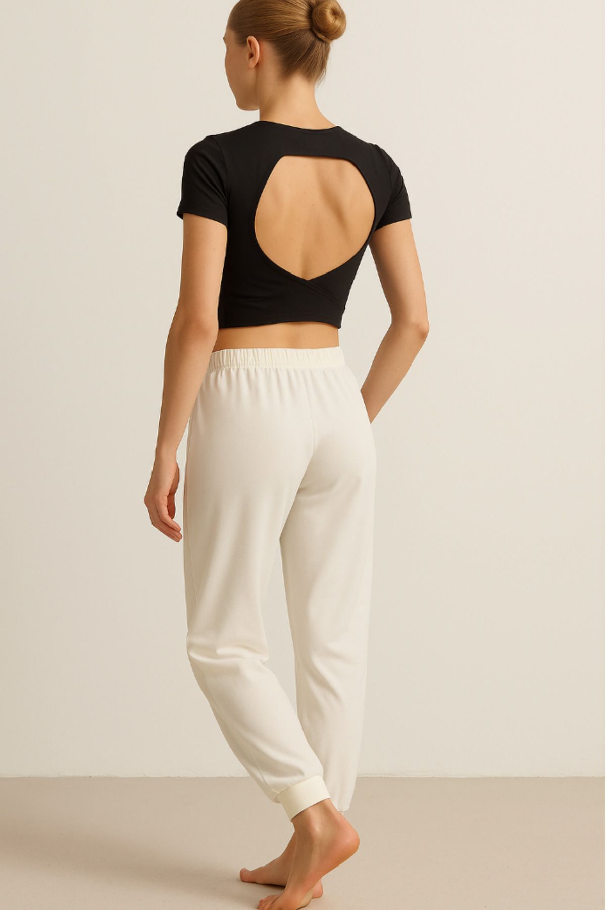 Mfludam Siyah Linda Bluz ve Beyaz Yoga Pantolon