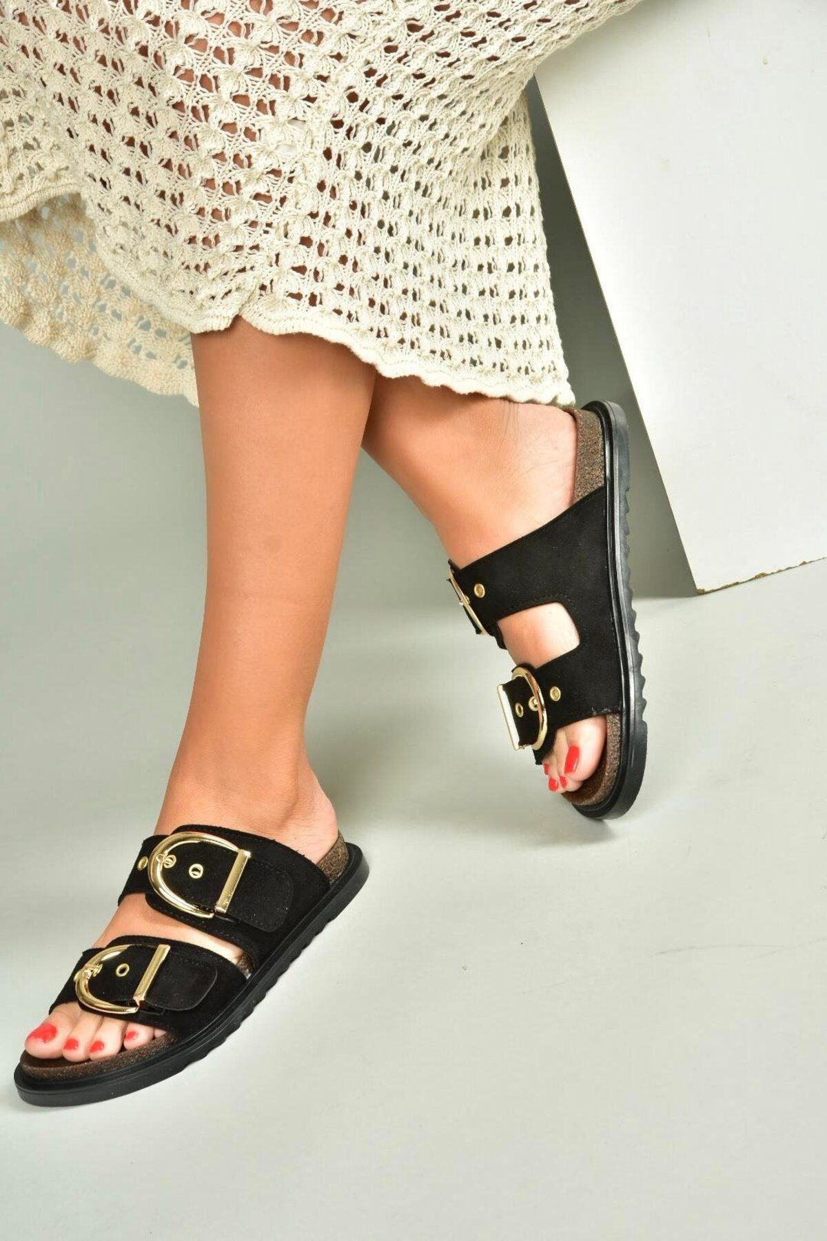 Fox Shoes U267732702 Siyah Süet Kadın Terlik