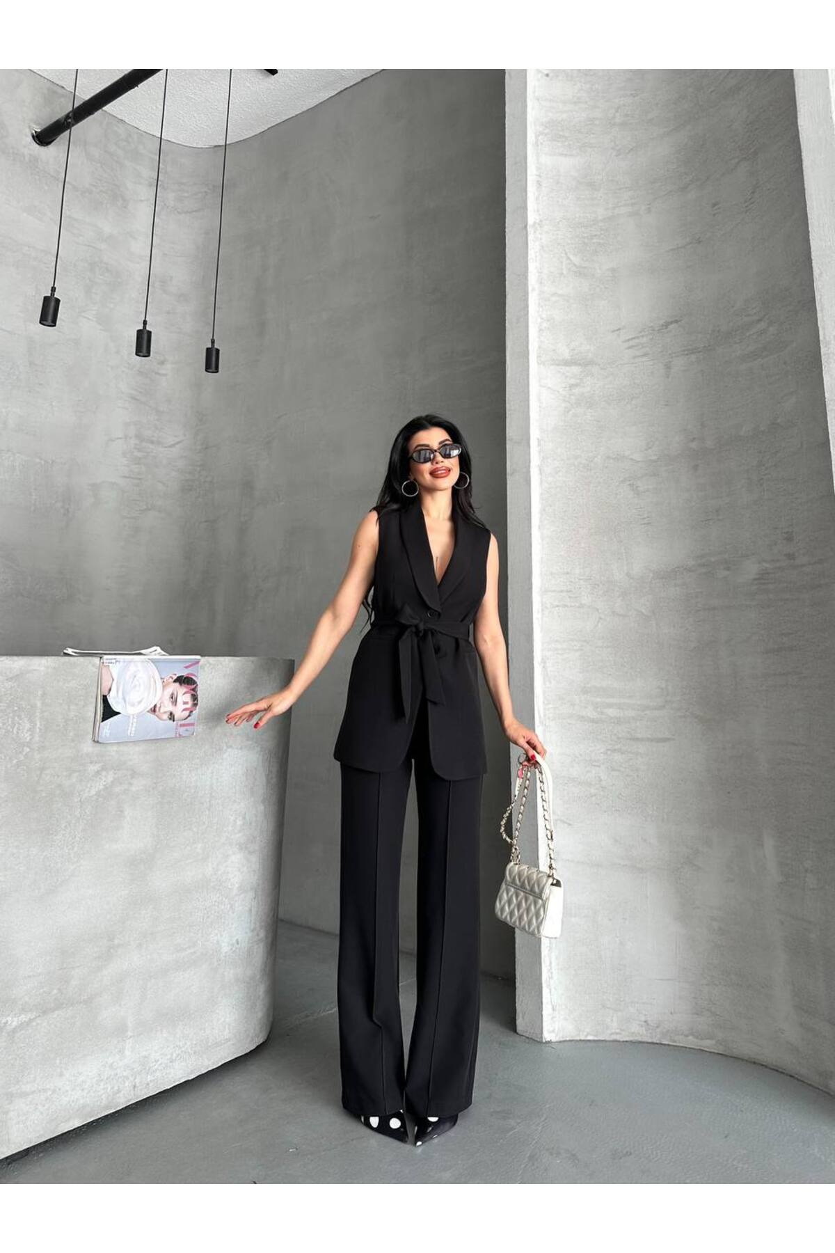 Ensemble pantalon avec gilet ceinturé - Görsel 3
