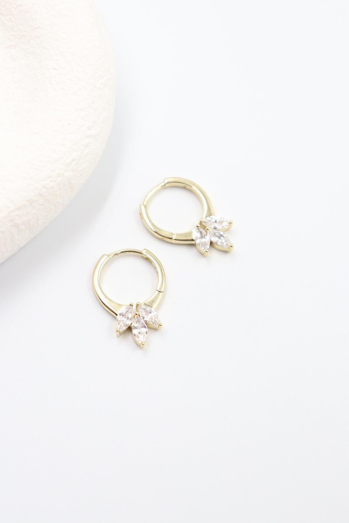 BY CANSU ACCESSORİES Celeste Gold Küpe (14k)