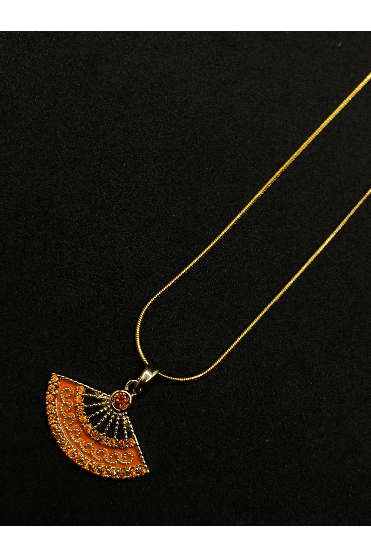 Jiji Jewelery Yelpaze Trend Moda İşleme Detaylı Altın Renk Paslanmaz Çelik Kolye
