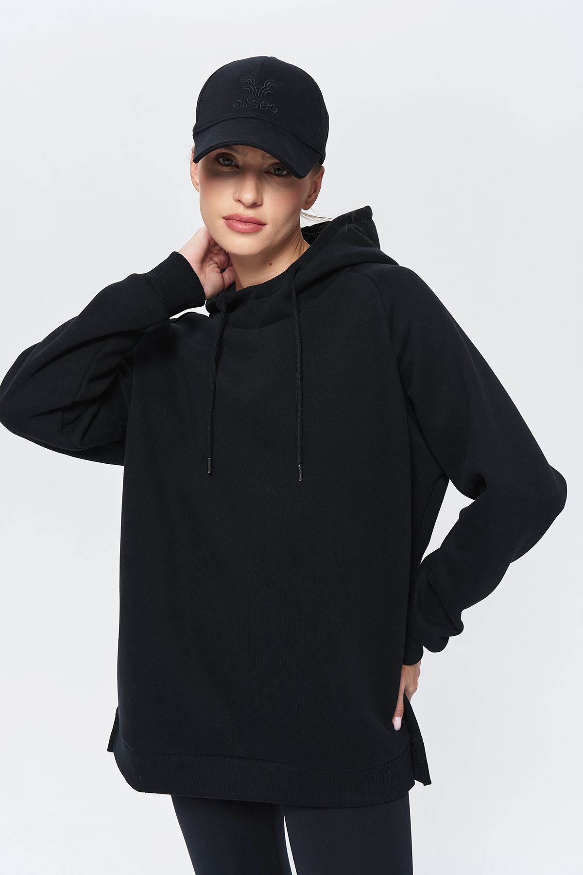 aradimtaradim Kadın Siyah 3 İplik Şardonlu Fleece Yumuşak Fırçalı Kapişonlu Uzun Boy Oversize Sweatshirt 9804
