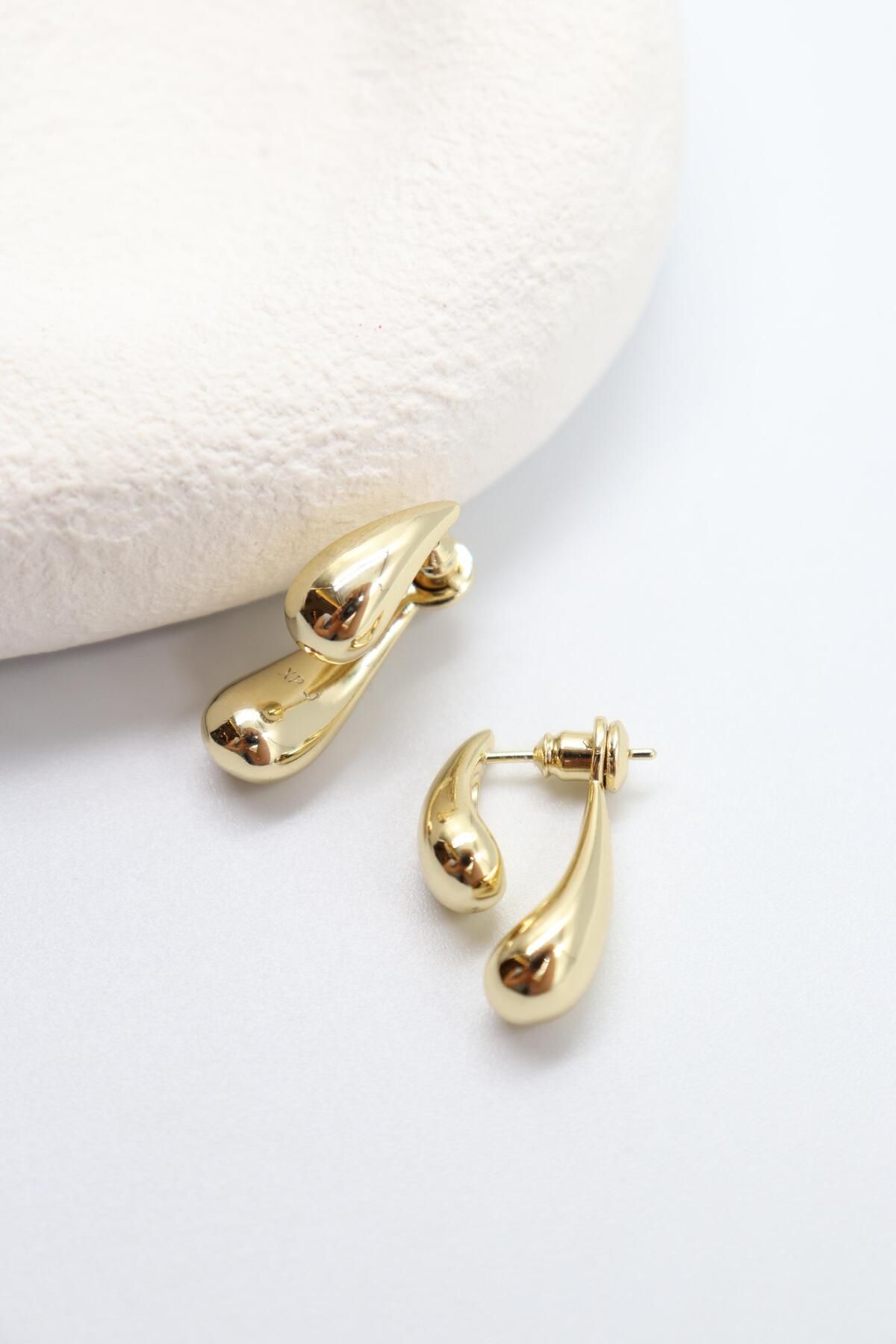 BY CANSU ACCESSORİES Laura Gold Küpe (14k)