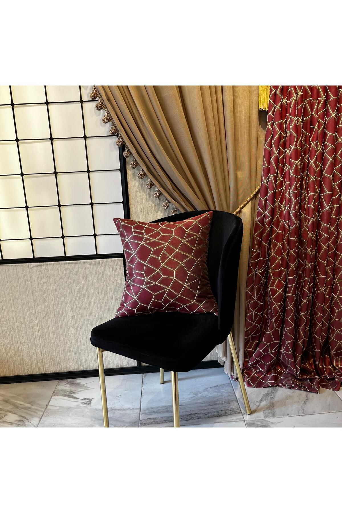 Home SİYAH İNCİ HOME Bordo Gold Asimetrik Desenli Kırlent Kılıfı