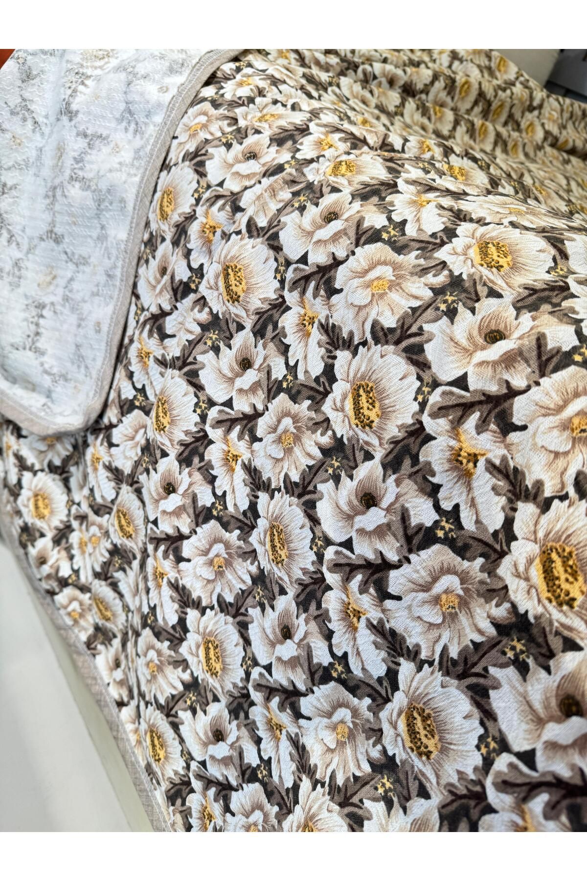 ŞENER HOME Papatya Desen Baskılı 150x240 Cm. Tek Kişilik Tek Pike